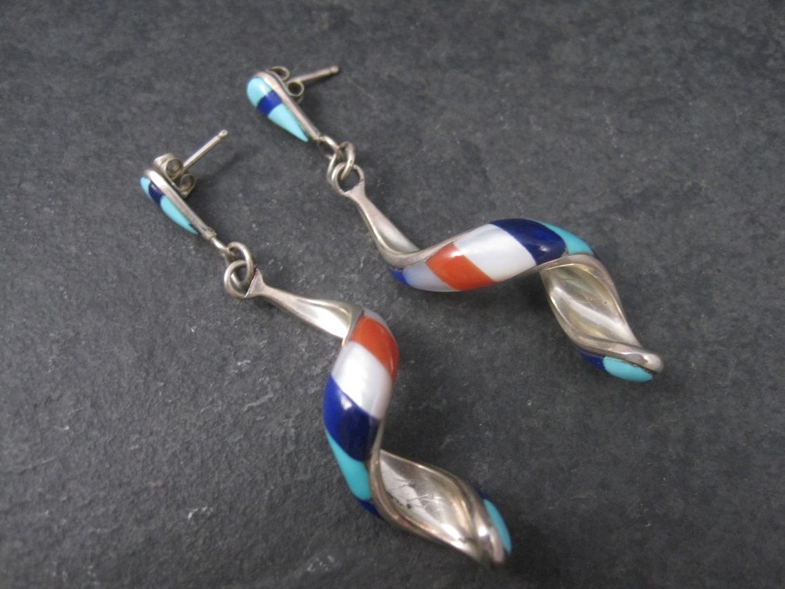 Pendientes Vintage Southwestern Sterling Red White Blue Inlay en venta 2