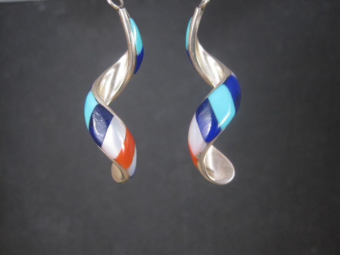 Pendientes Vintage Southwestern Sterling Red White Blue Inlay en venta 4