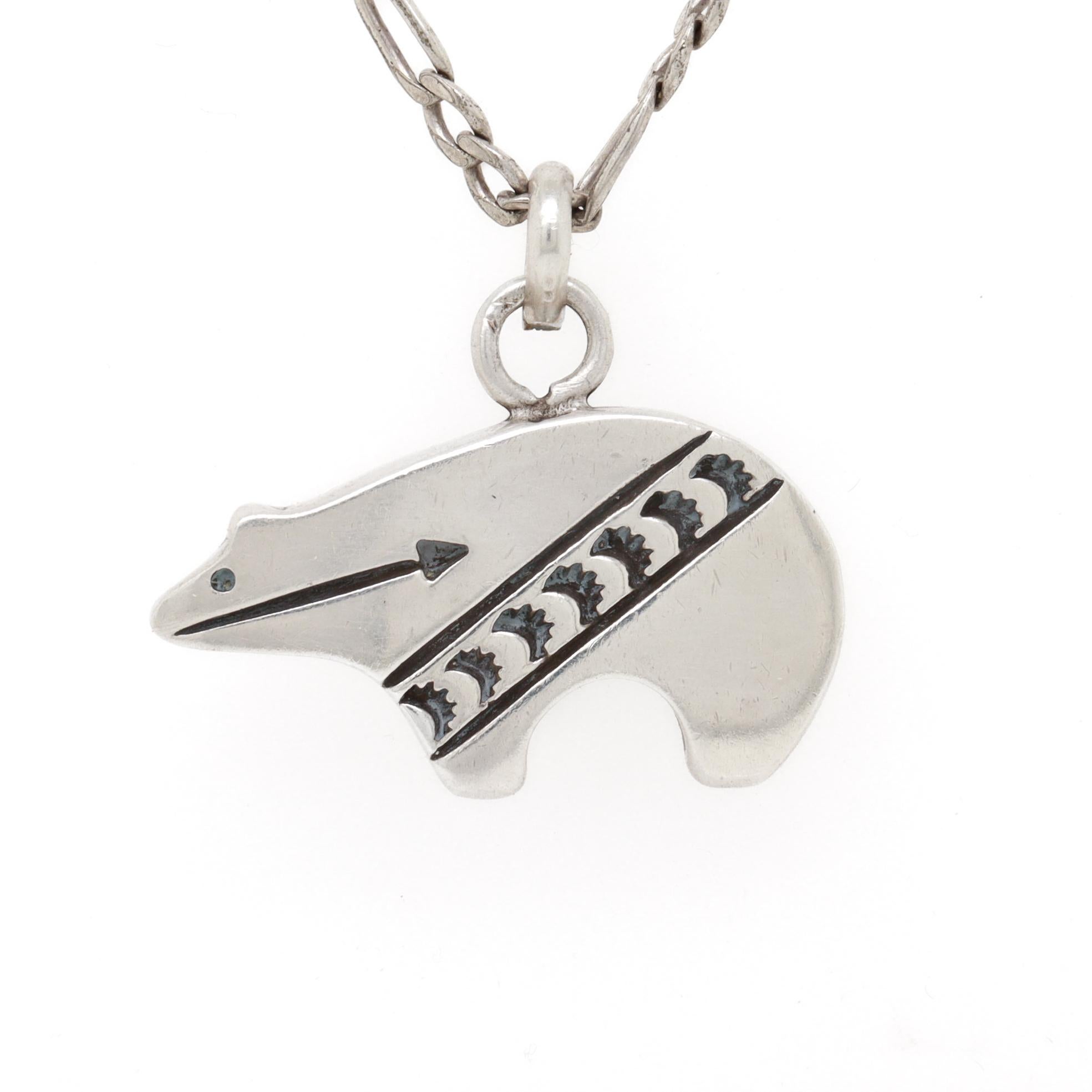Femenino o masculino Colgante vintage de oso de plata de ley del suroeste para un collar en venta