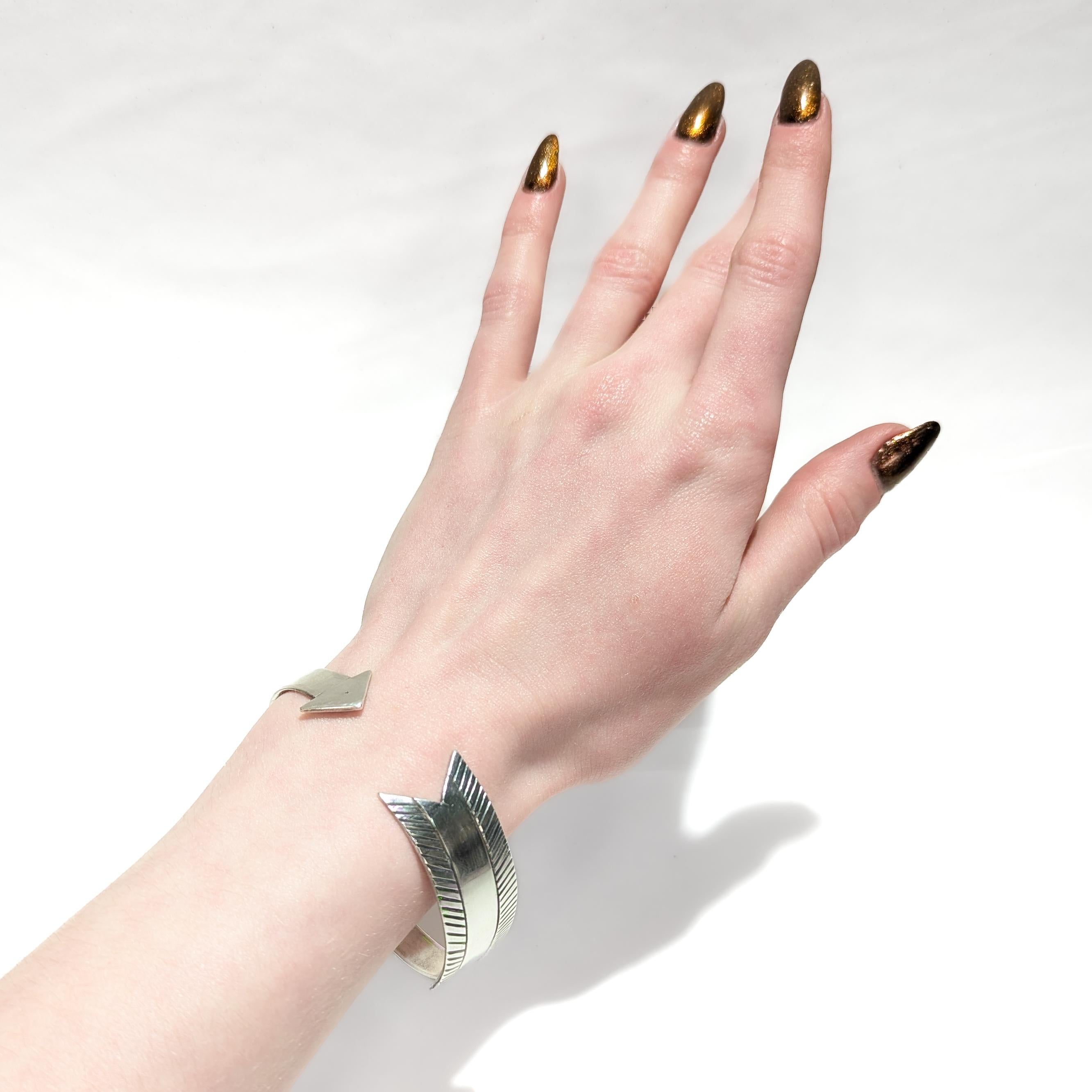 Pulsera brazalete vintage del suroeste de plata de ley con forma de flecha nativo estadounidense en venta