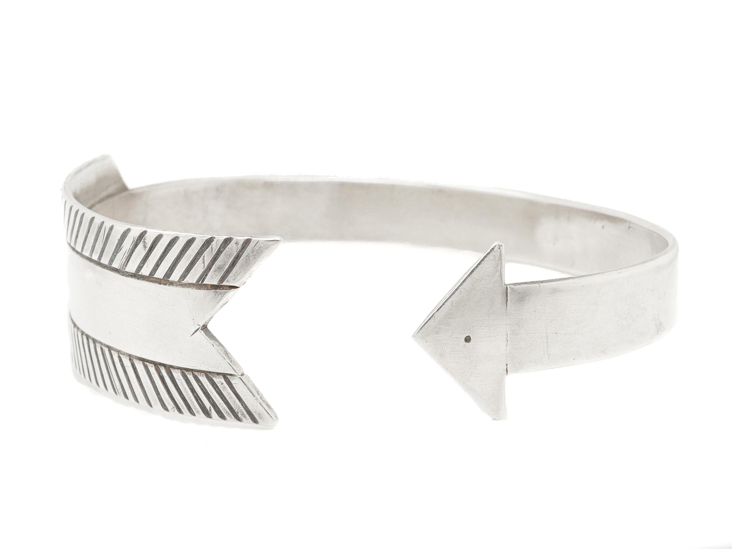 Pulsera brazalete vintage del suroeste de plata de ley con forma de flecha en Bueno estado para la venta en Philadelphia, PA