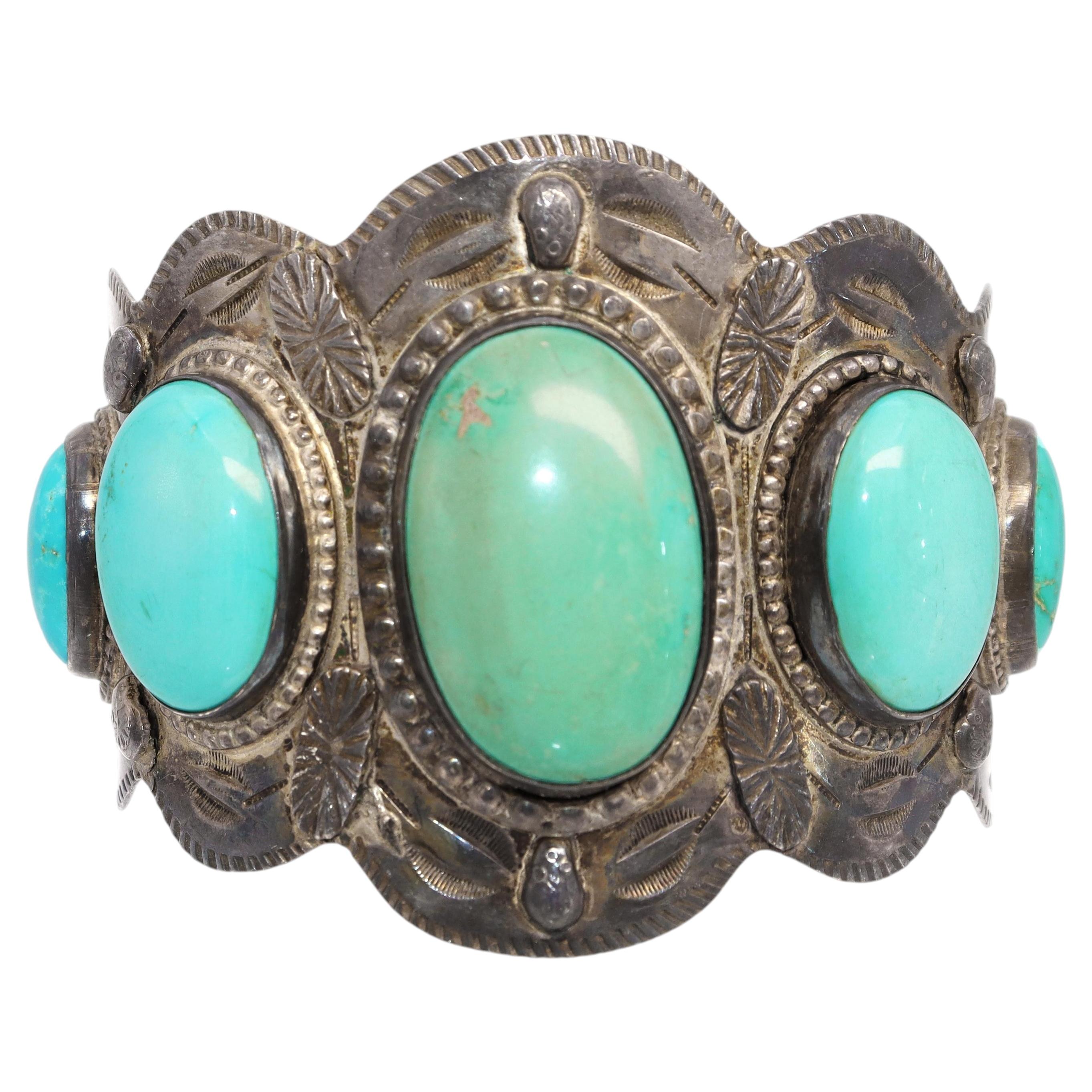 Bracelet manchette vintage du Sud-Ouest en argent massif et turquoise, à bord festonné