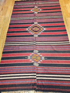 Vintage Kelim im südwestlichen Stil aus Streifenmuster in Burgunderrot, Lavendel, Elfenbein, Elfenbein