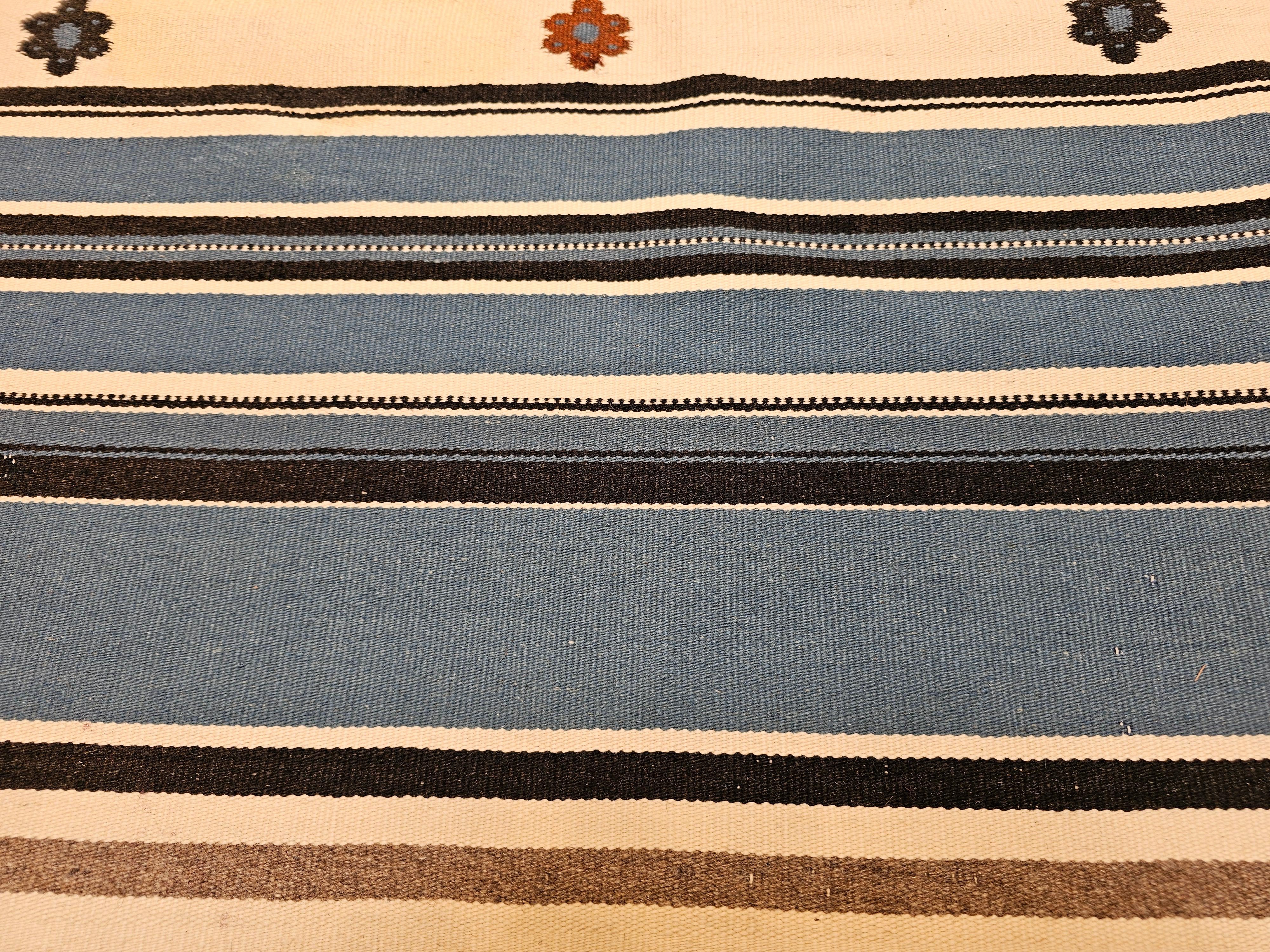 Alfombra Kilim Vintage Texcoco de Tejido Plano del Suroeste en Azul Real y Motivo Deidad en venta 5