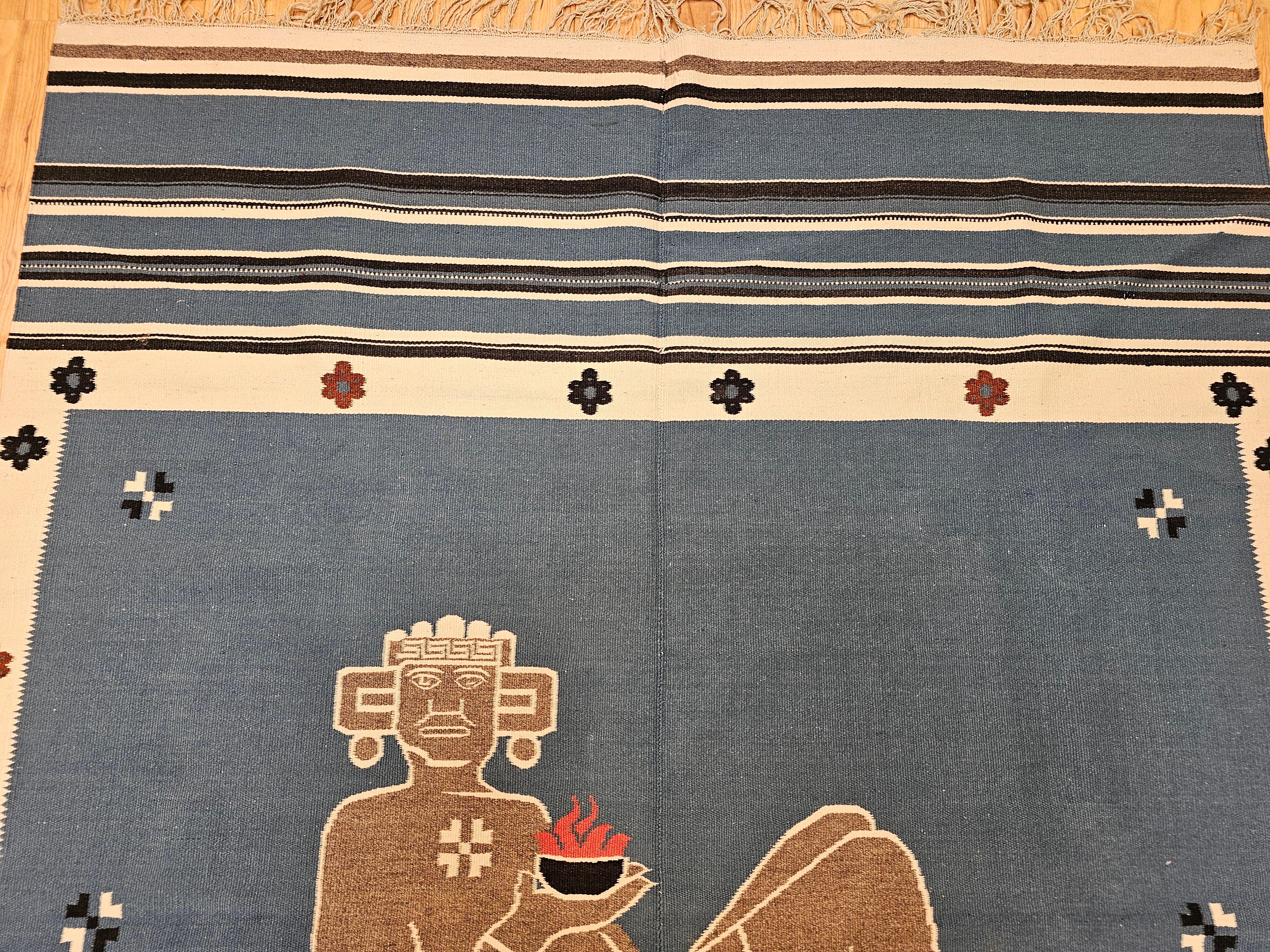 Alfombra Kilim Vintage Texcoco de Tejido Plano del Suroeste en Azul Real y Motivo Deidad Mexicano en venta