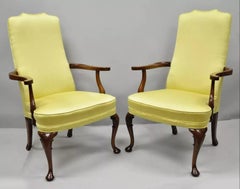 Pareja de sillones de biblioteca de caoba estilo Queen Anne de Vintage Southwood