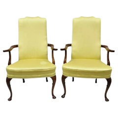 Paire de fauteuils de bibliothèque vintage en acajou de style Queen Anne