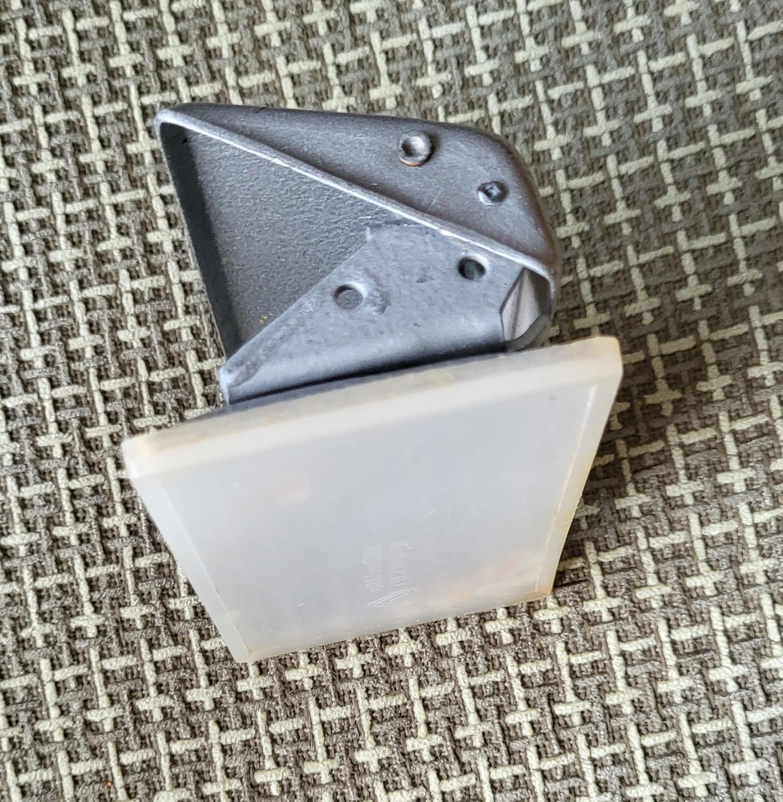Vintage Soviet Paper Punch: Delightful Hole Puncher from the Ussr, С.1986 1J35 For Sale 2
