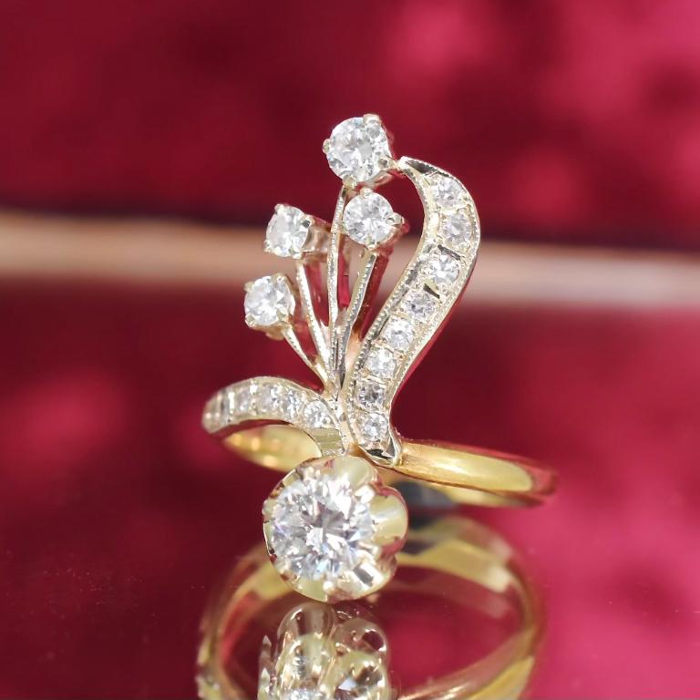 Women's or Men's Vintage Soviet Russian 18ct Yellow Gold And Diamond Ring - 1.04ct For Sale
