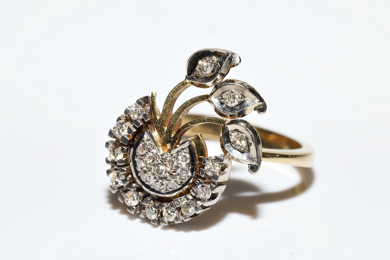 Vintage 18k Gold Natural Diamond Decorated Flowers Style Ring  For Sale 9