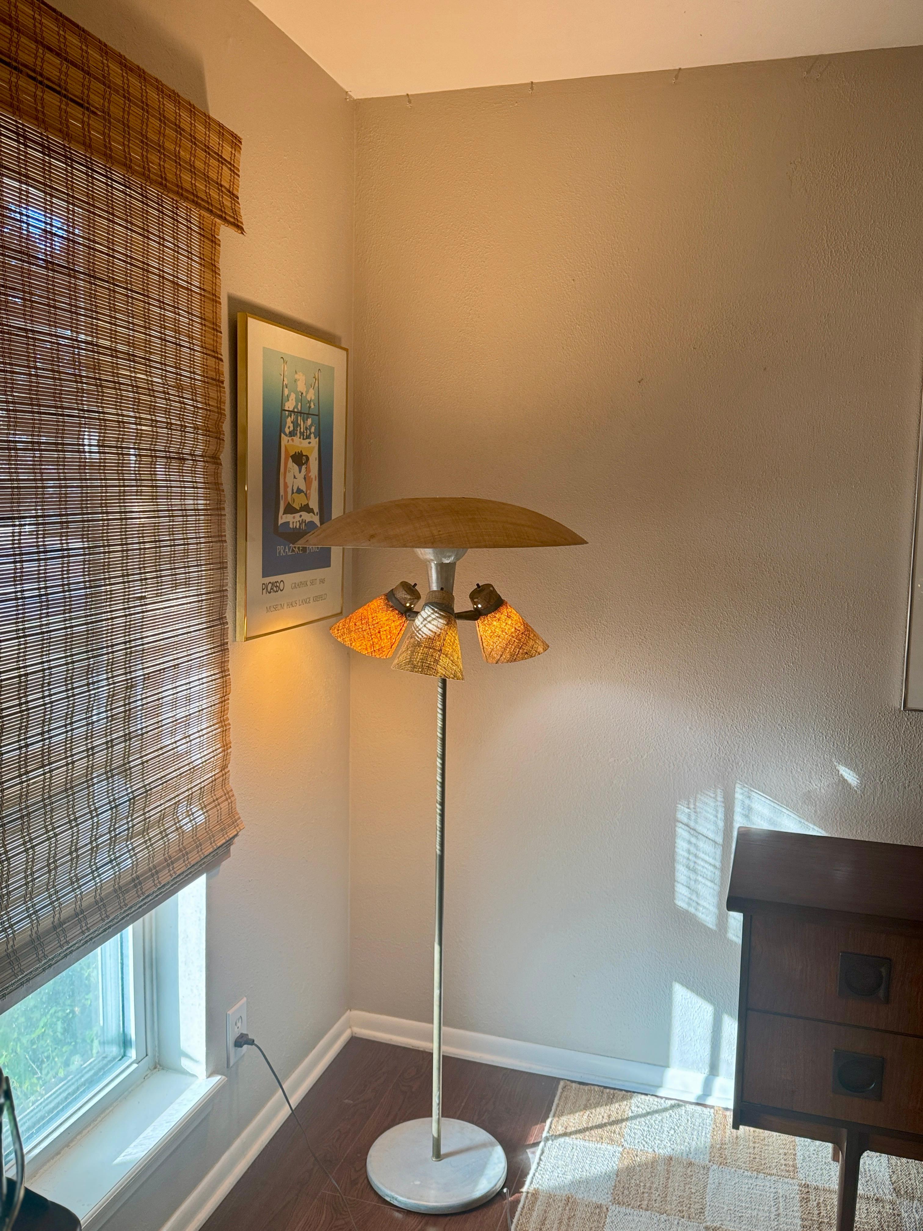 Mid-Century Modern Lampadaire Vintage A Space Light à 4 lumières, circa 1960s en vente