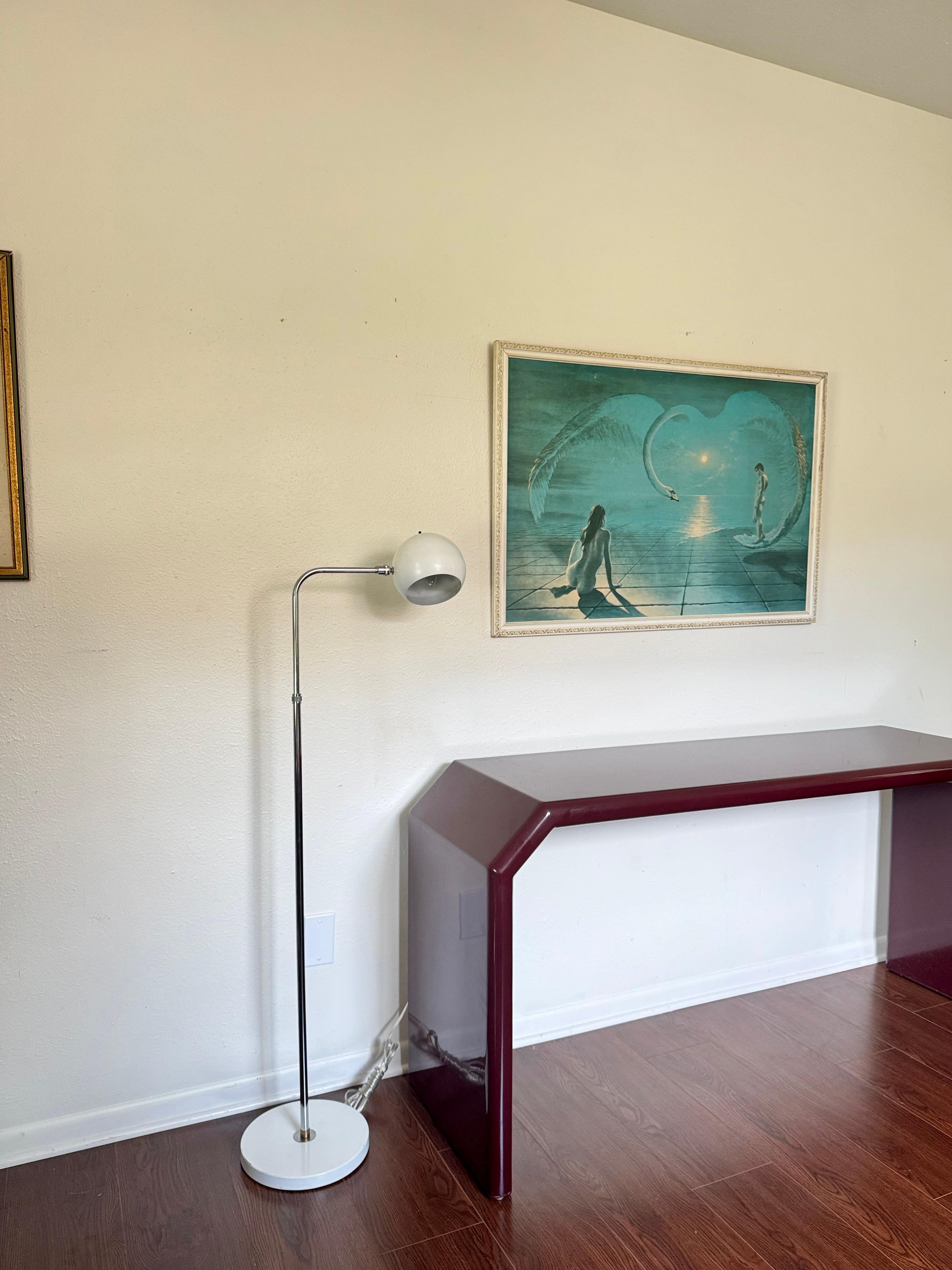 Mid-Century Modern Vintage space age adjustable chrome floor lamp with white accents, circa 1970s For Sale