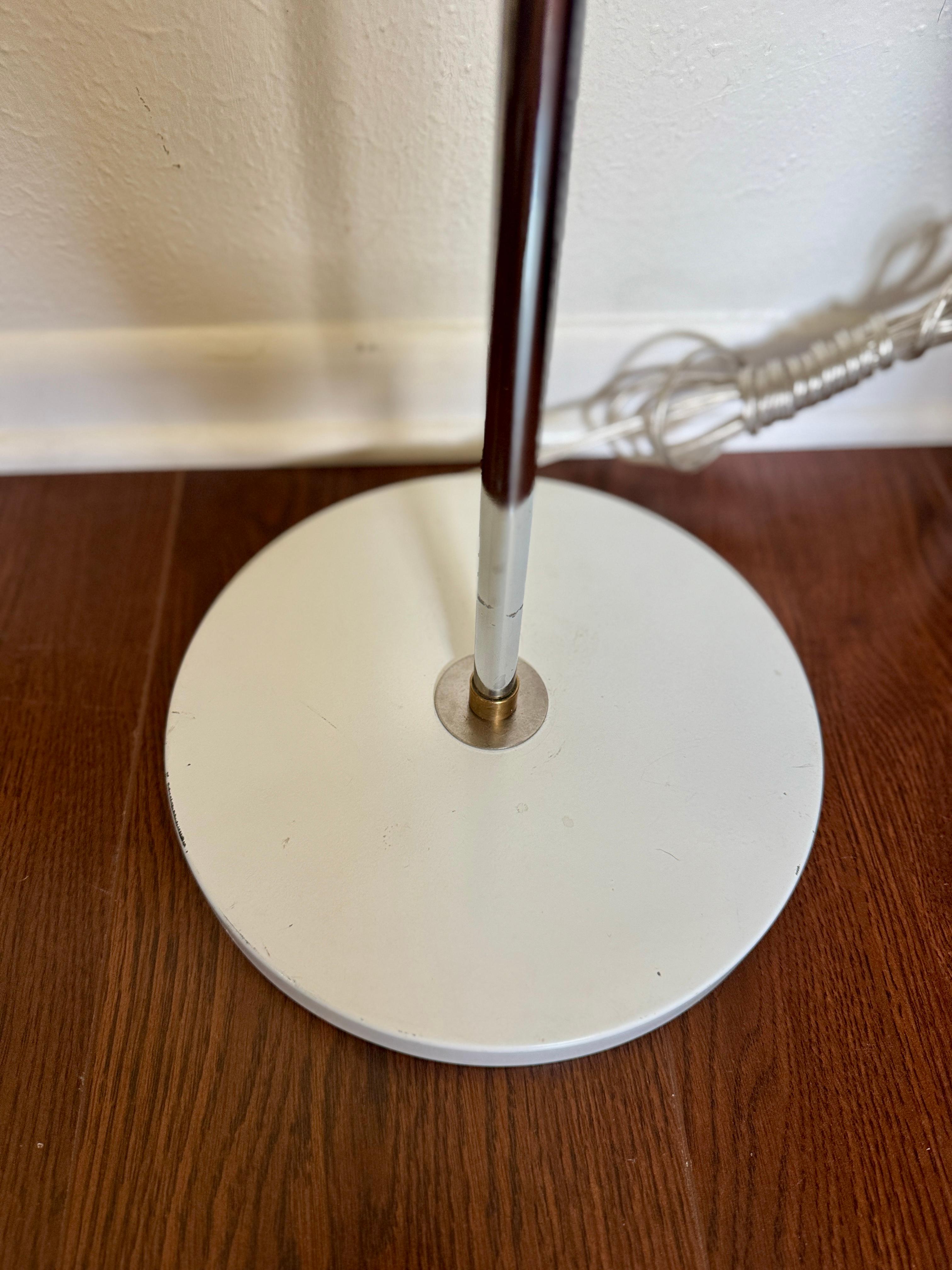 Vintage space age adjustable chrome floor lamp with white accents, circa 1970s For Sale 2
