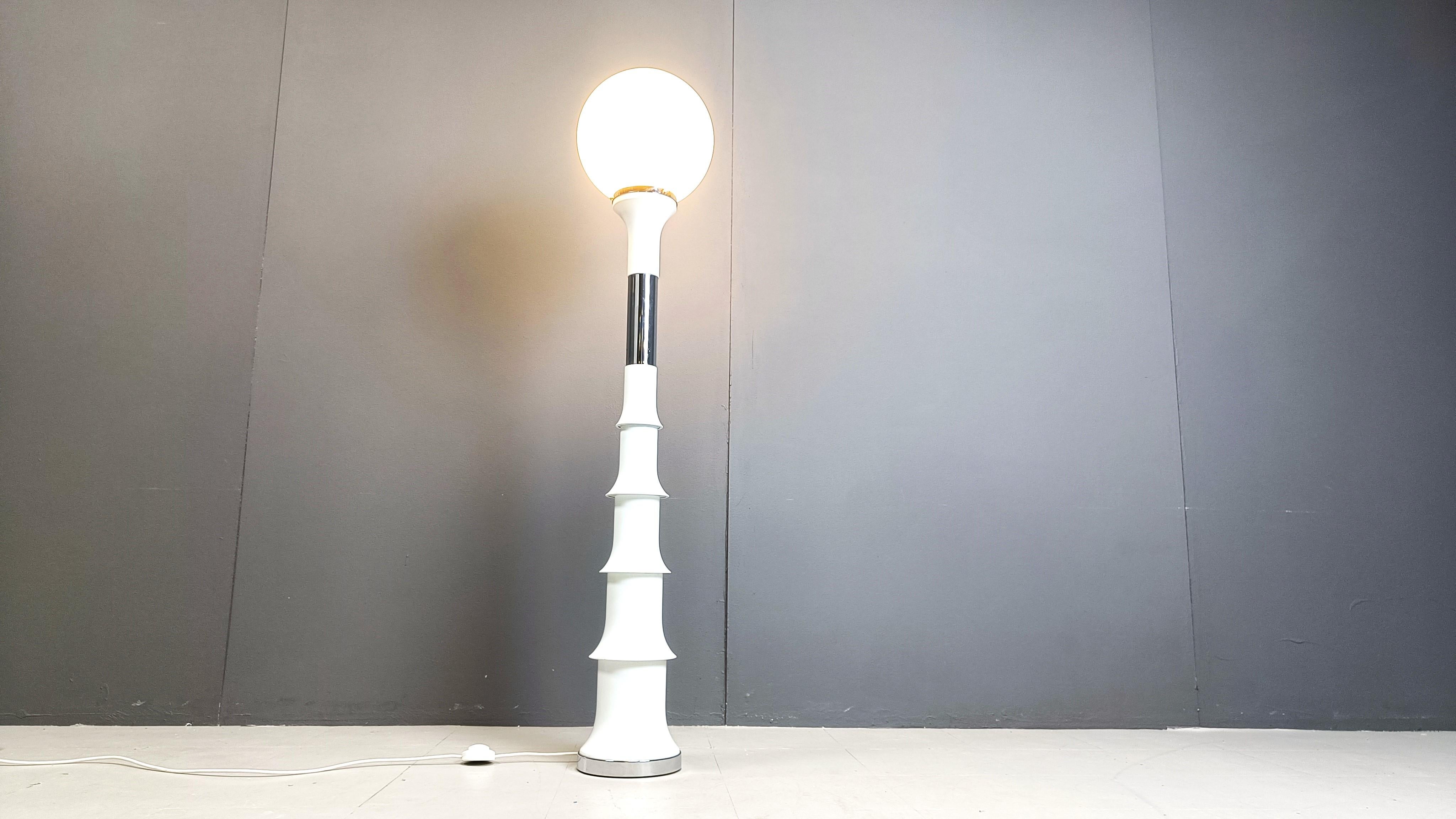 Vintage Space Age Bamboo Floor Lamp by Enrico Tronconi for Vistosi, Italy, 1970s 4