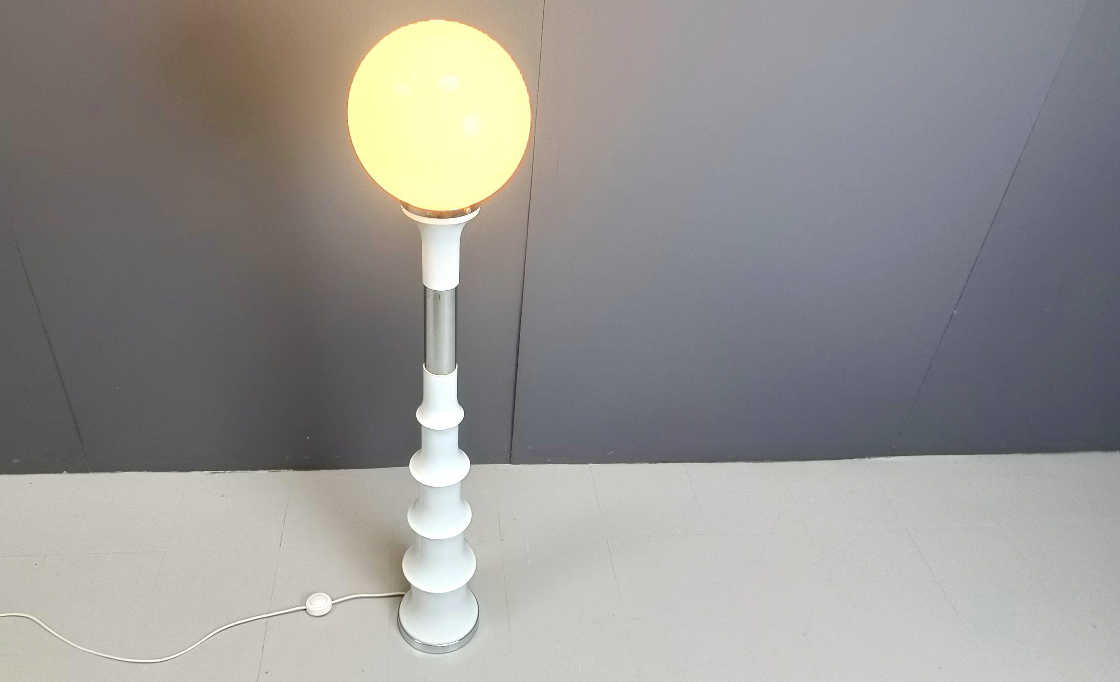 Vintage Space Age Bamboo Floor Lamp by Enrico Tronconi for Vistosi, Italy, 1970s 1