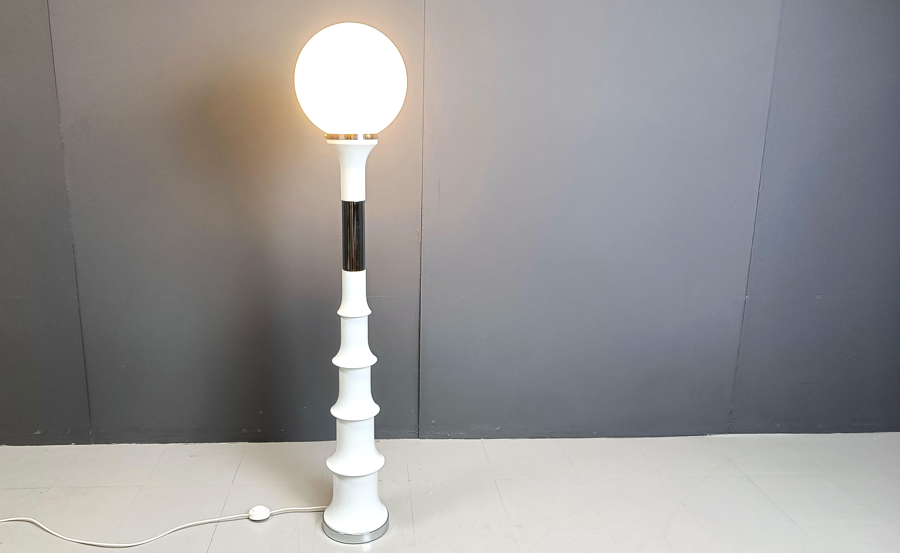 Vintage Space Age Bamboo Floor Lamp by Enrico Tronconi for Vistosi, Italy, 1970s 2