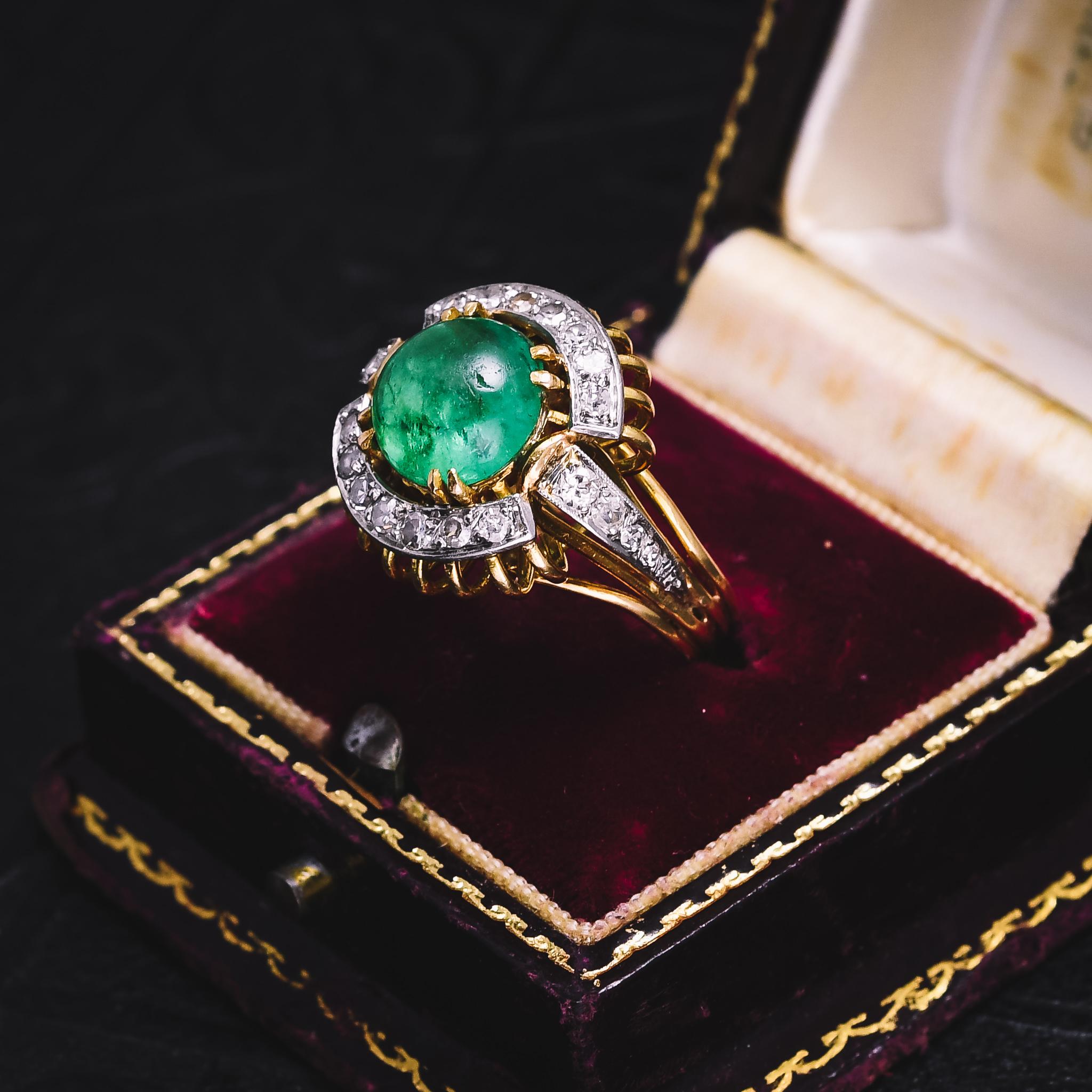 Women's Vintage Space Age Cabochon Emerald Diamond Cocktail Ring