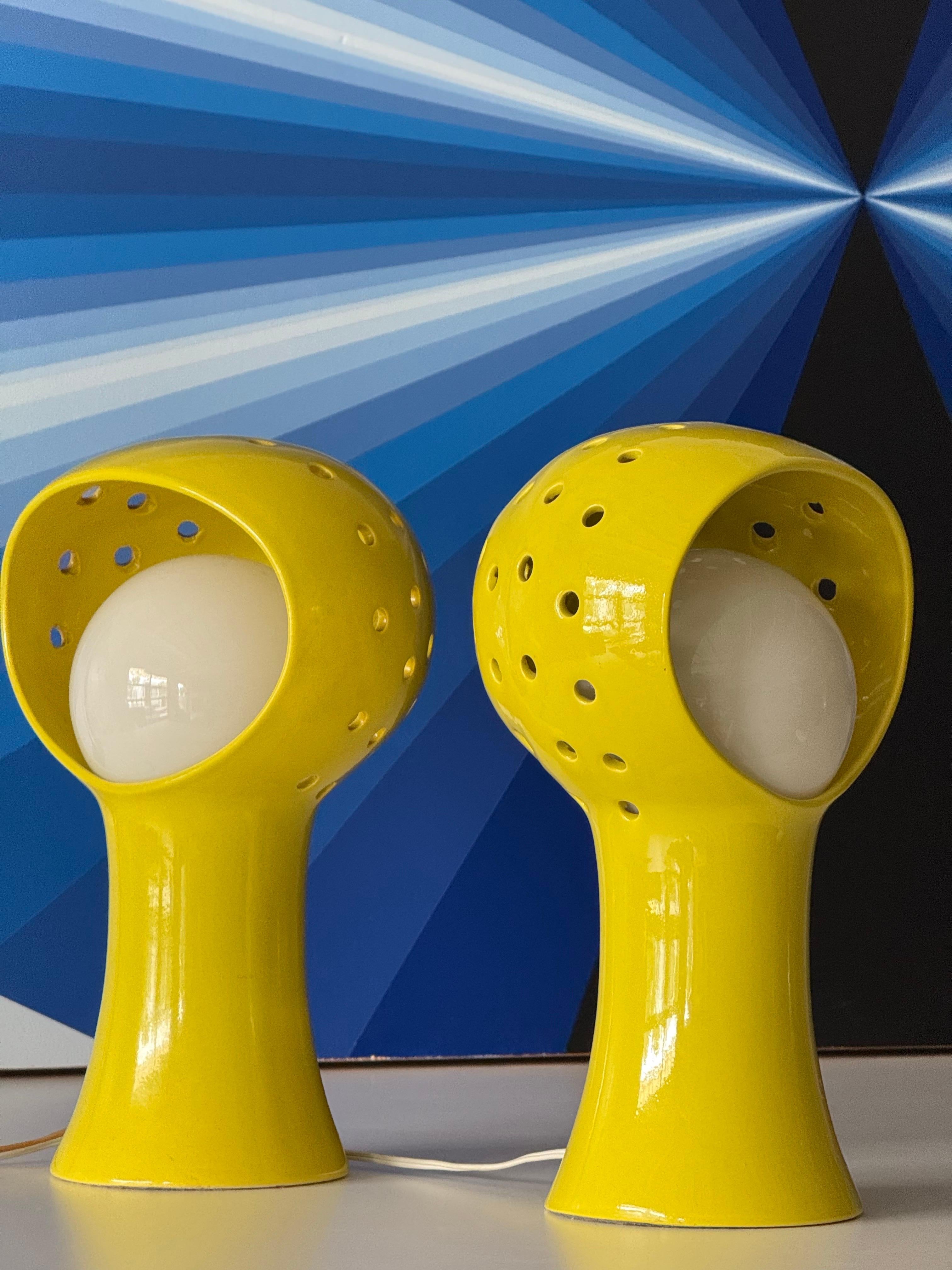 Ère spatiale Paire de lampes en céramique Vintage A Space AGE en vente