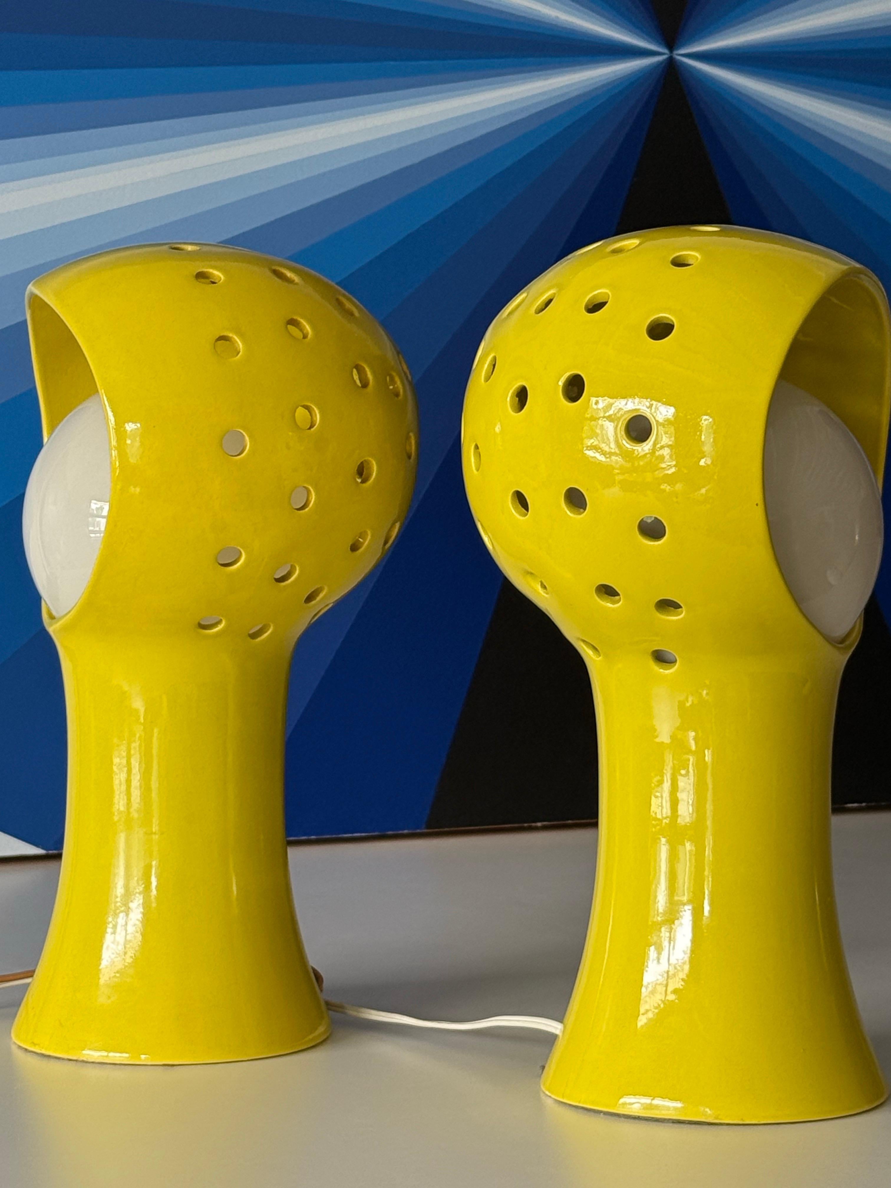 Paire de lampes en céramique Vintage A Space AGE Bon état - En vente à Raleigh, NC