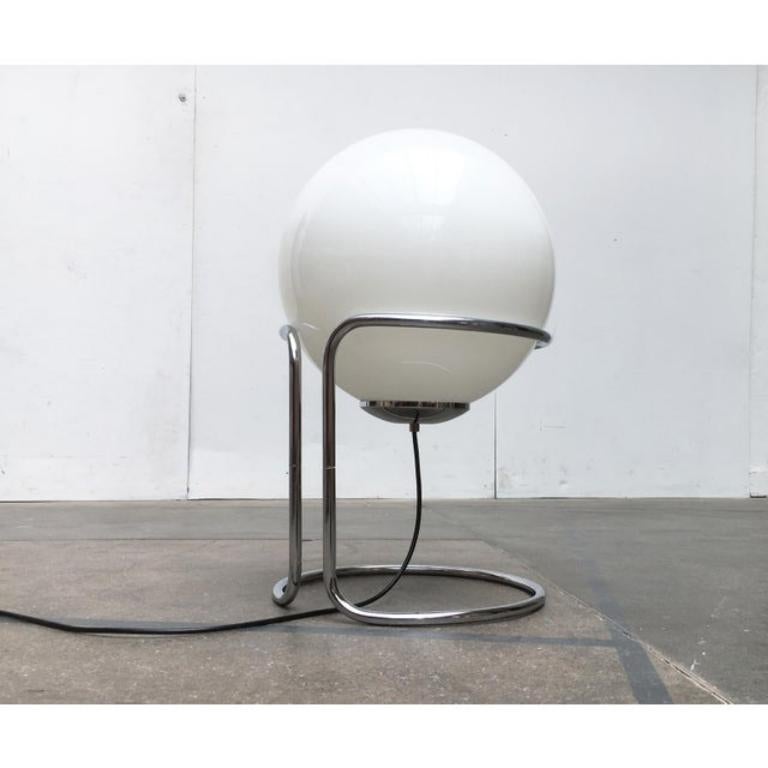 Lámpara de pie Vintage Space Age con bola de cromo y cristal en venta 4