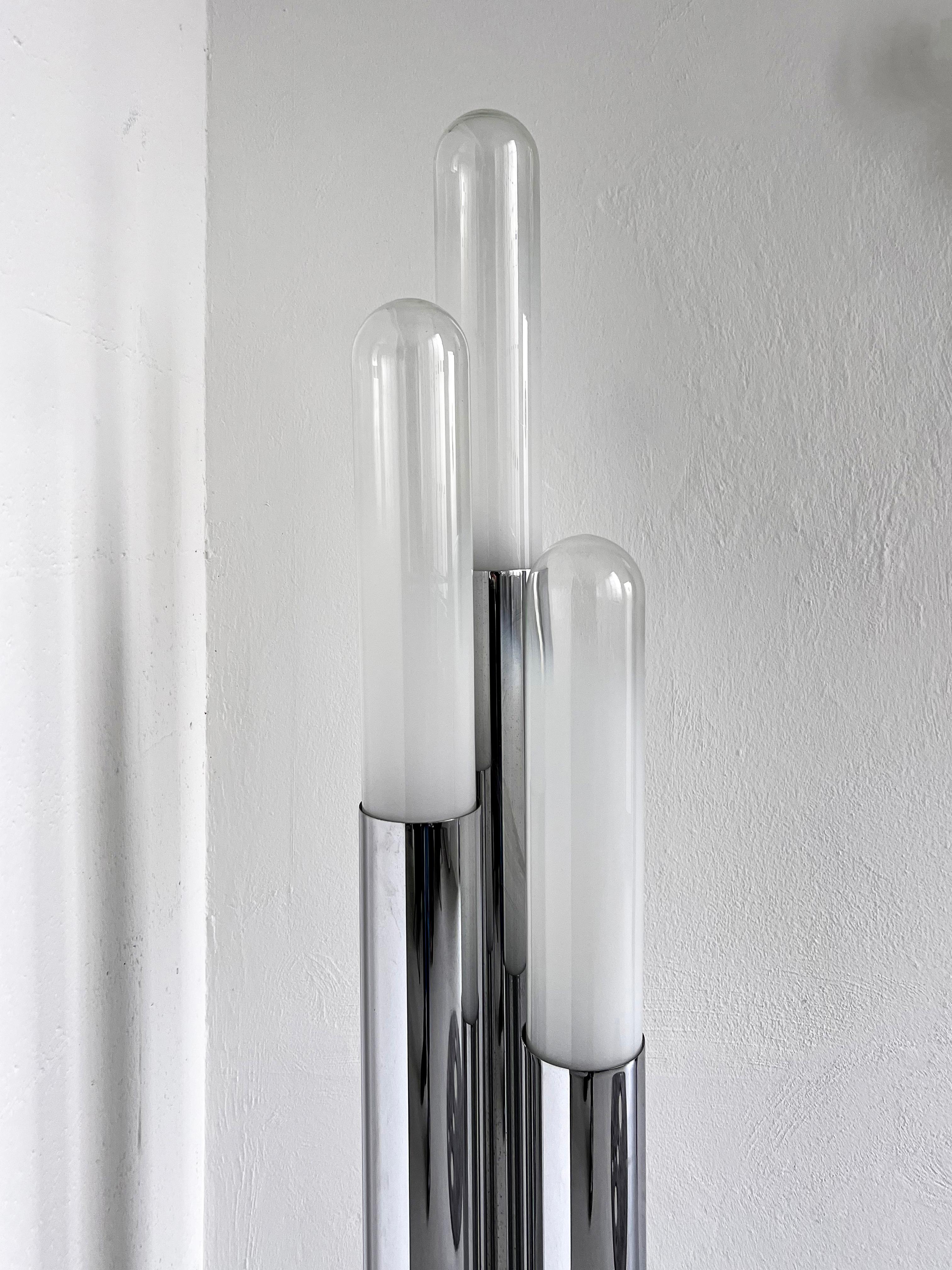 Vintage Space Age Chrome Lamp by Carlo Nason for Mazzega, Made in Italy, 1960s In Good Condition For Sale In Milano, IT