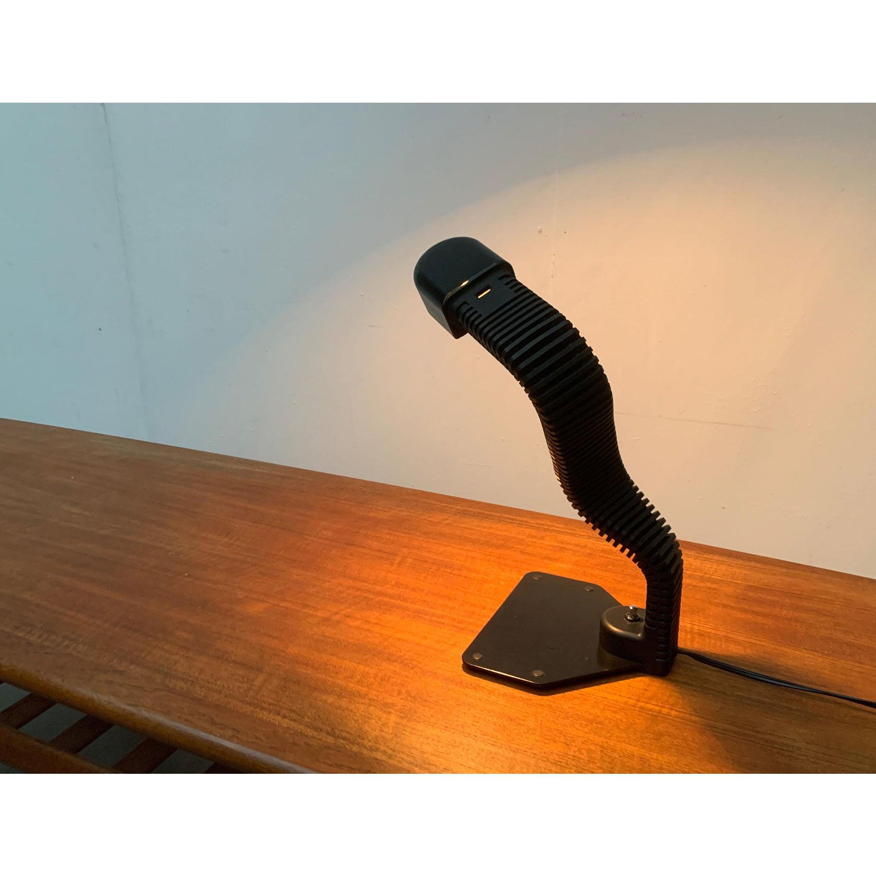 Lampe de table Cobra de l'ère spatiale par Masayuki Kurokawa en vente 4