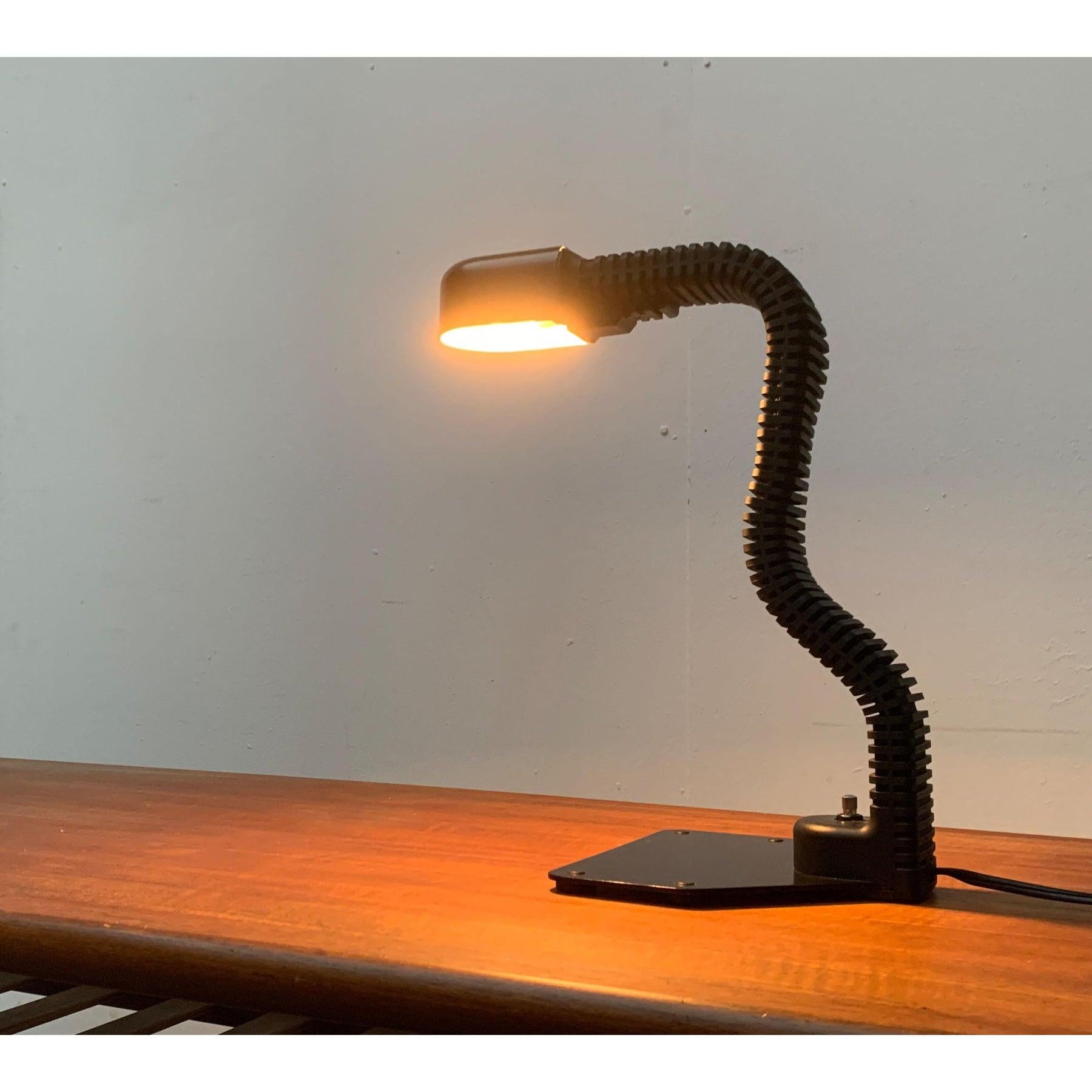Lampe de table Cobra de l'ère spatiale par Masayuki Kurokawa en vente 6