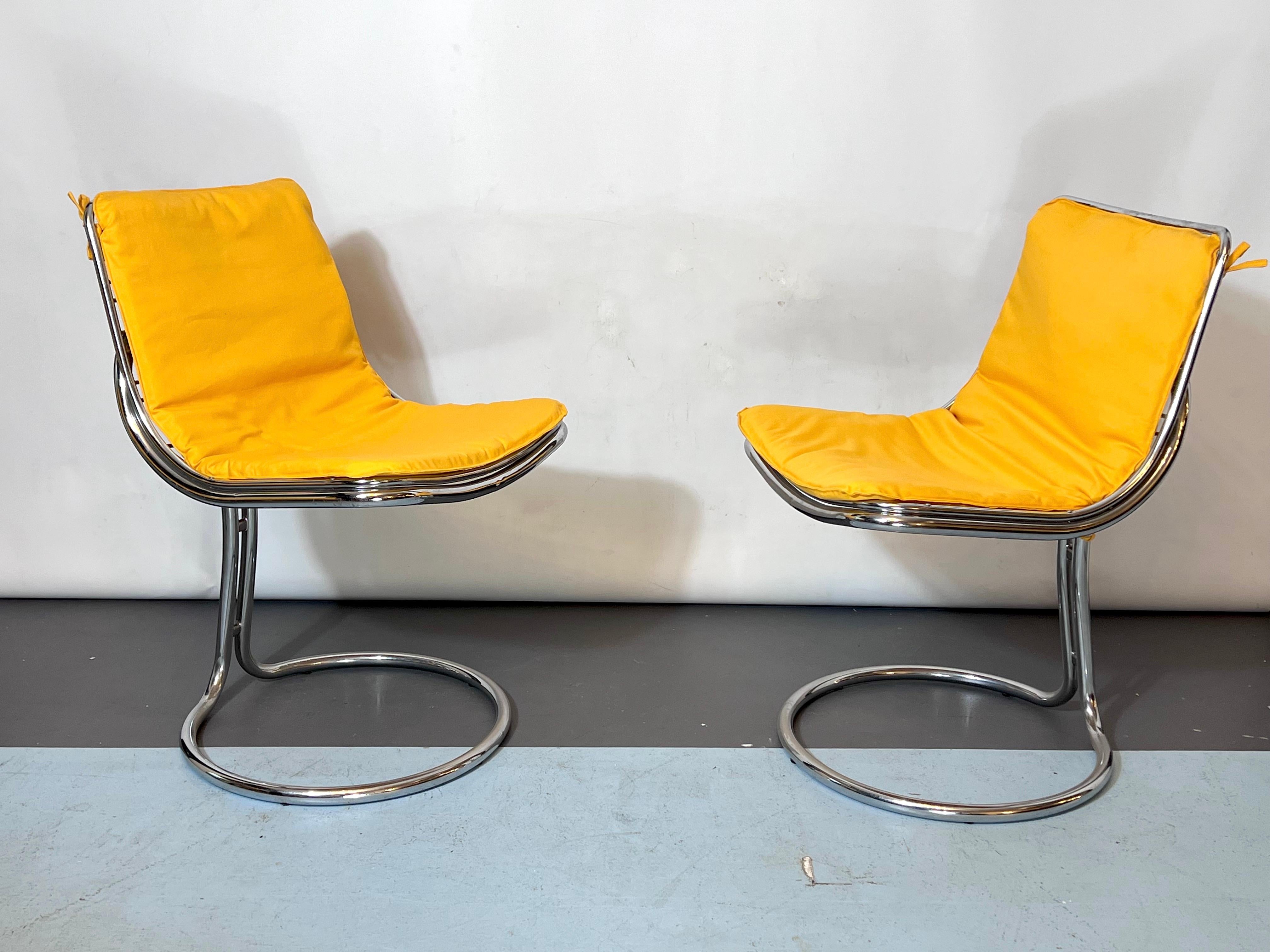 Table de salle à manger et quatre chaises de l'ère spatiale à la manière de Gastone Rinaldi en vente 5