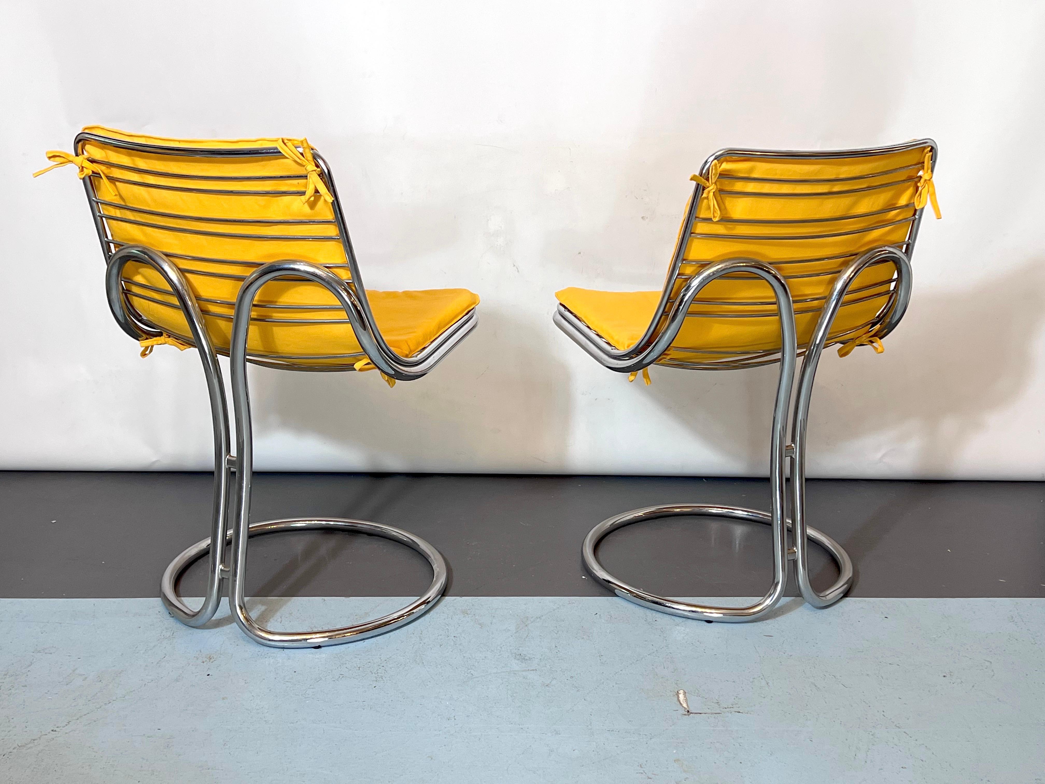 Vintage Space Age Dinner Table and Four Chairs in the Manner of Gastone Rinaldi For Sale 6