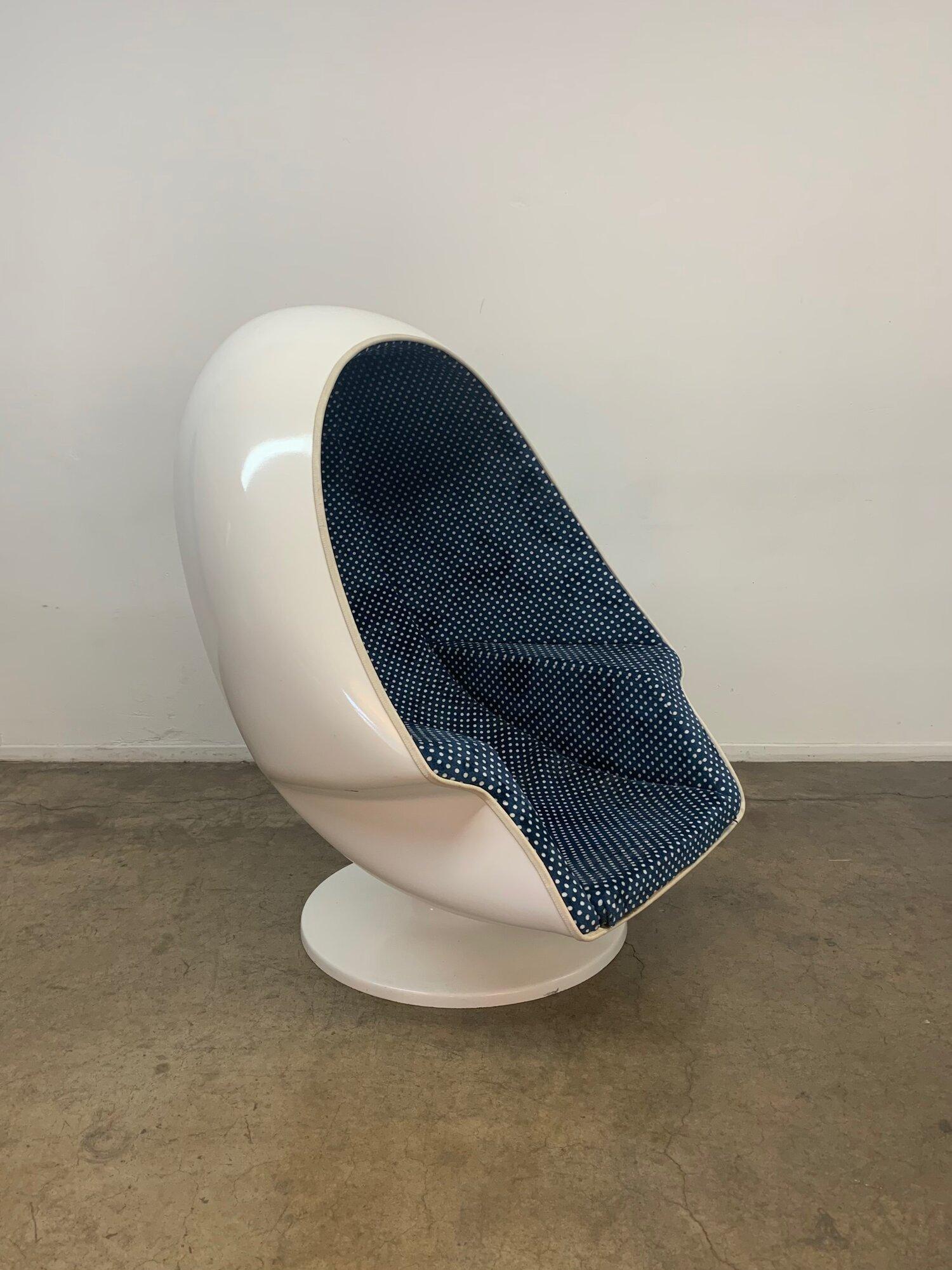 Fabric Vintage Space-Age Egg Chair, Original Upholstery