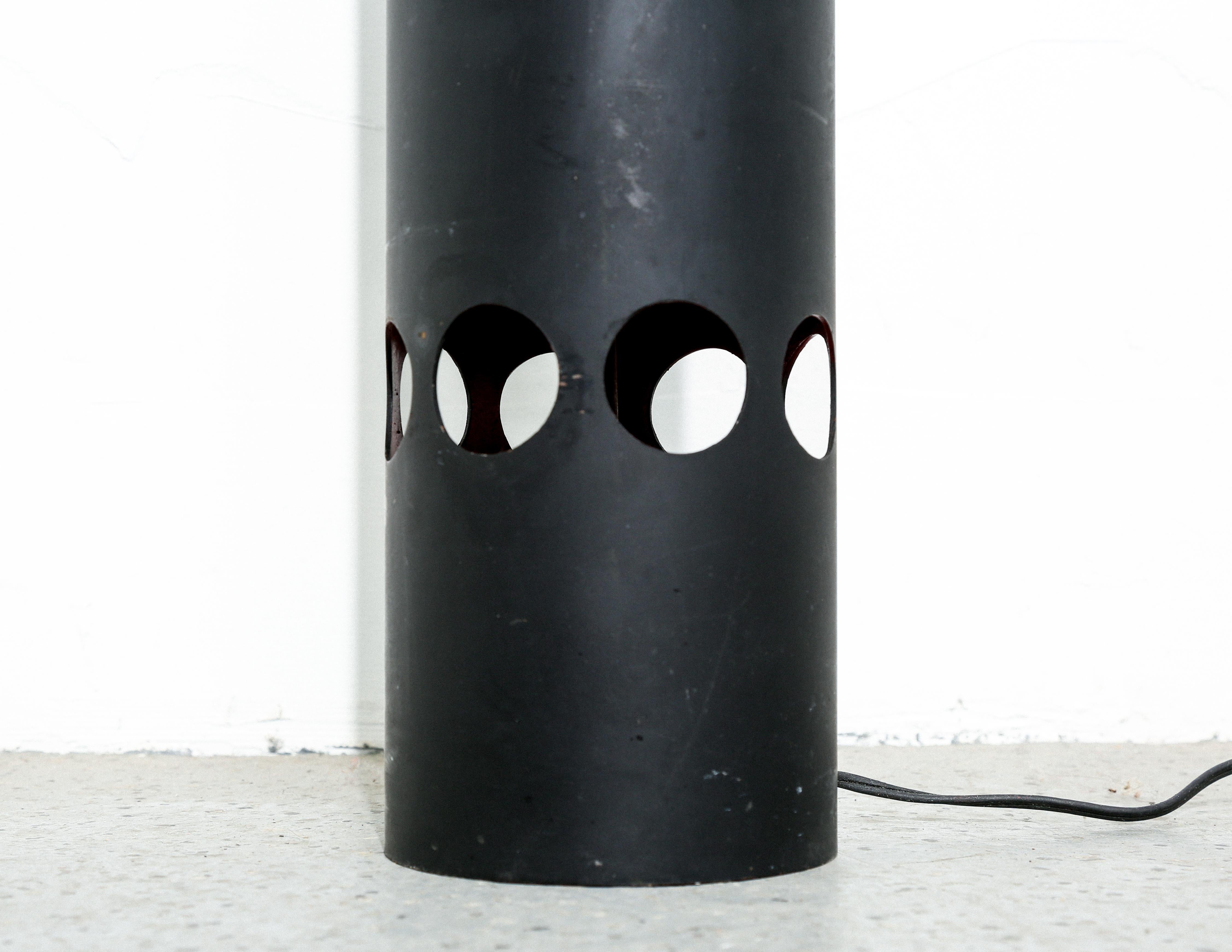 Vintage Space Age Floor Lamp In Good Condition For Sale In Brooklyn, NY