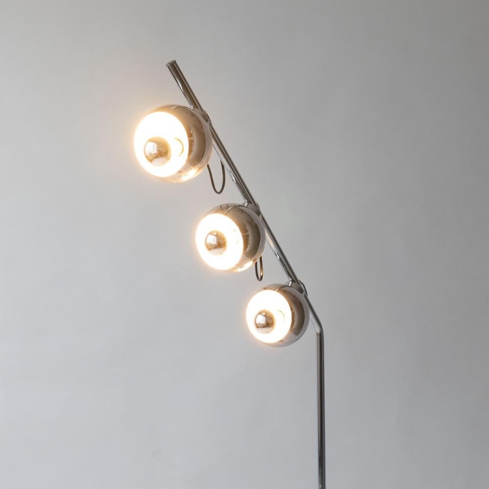 Lampada da terra vintage A Space Age in metallo cromato con luci magnetiche di Reggiani in vendita 1