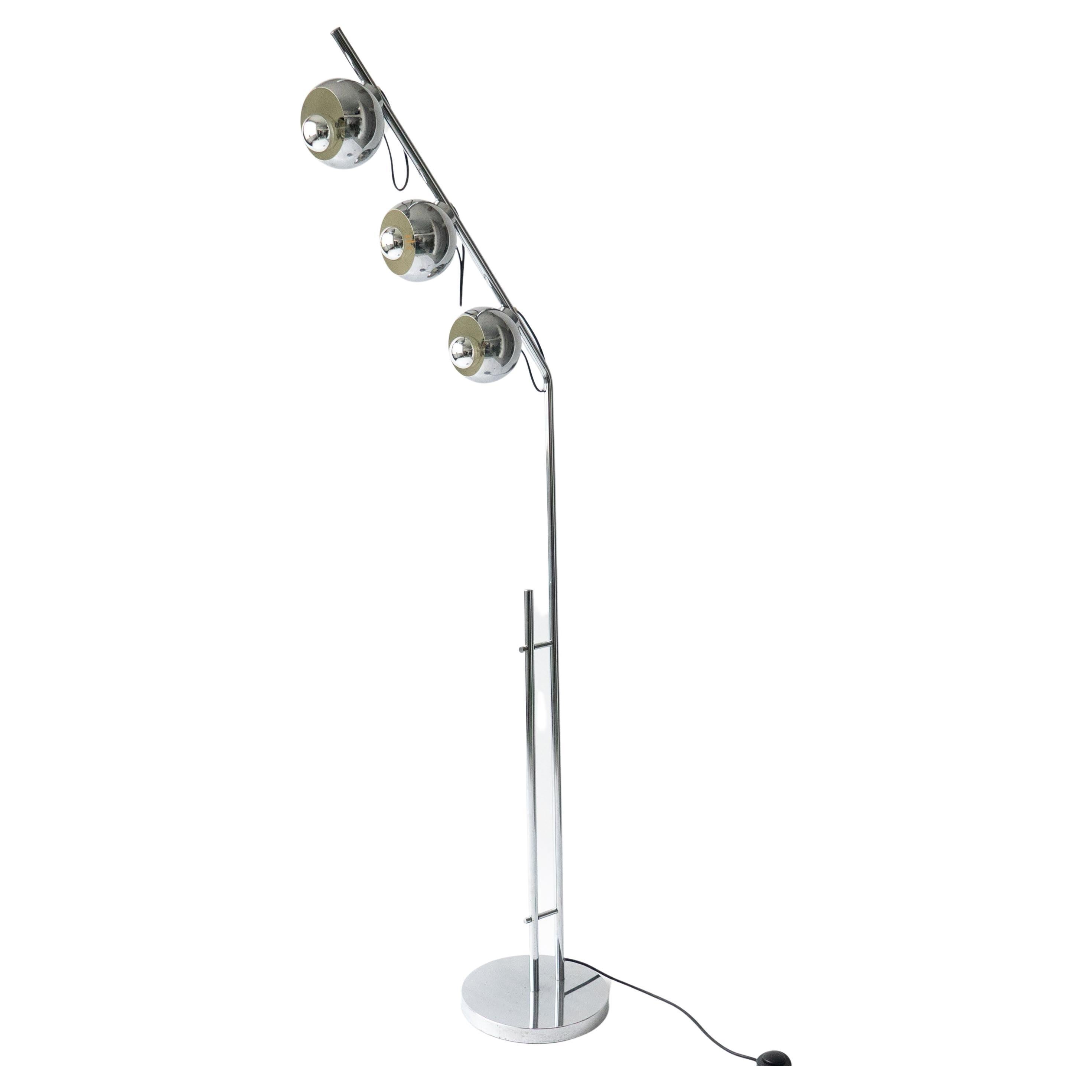 Vintage Space Age Floor Lamp in Chromed Metal With Magnetic Lights by Reggiani For Sale