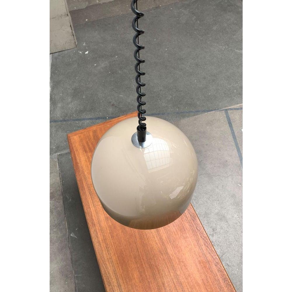 Pendentif allemand de l'ère spatiale modèle 5592, années 1970 en vente 5