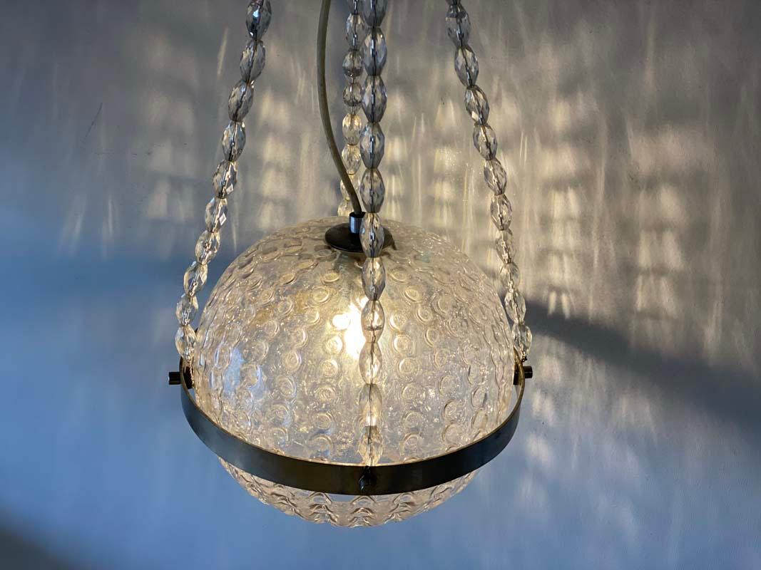 Lampada a sospensione a sfera in vetro vintage A Space Age, Germania, anni '70 In condizioni discrete in vendita a Hamburg, DE