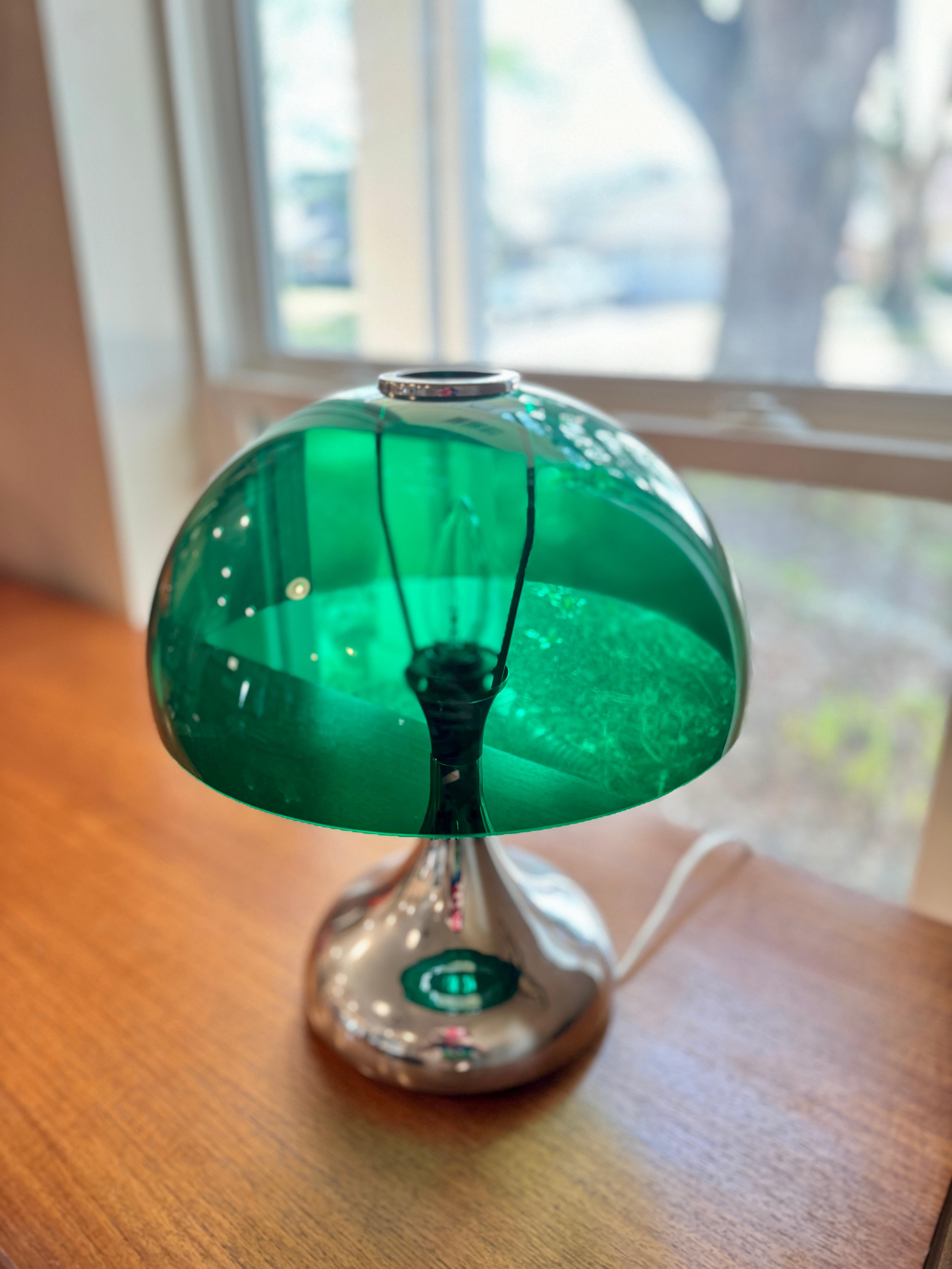 Vintage space age green and chrome mushroom touch lamp, circa 1970s For Sale 1