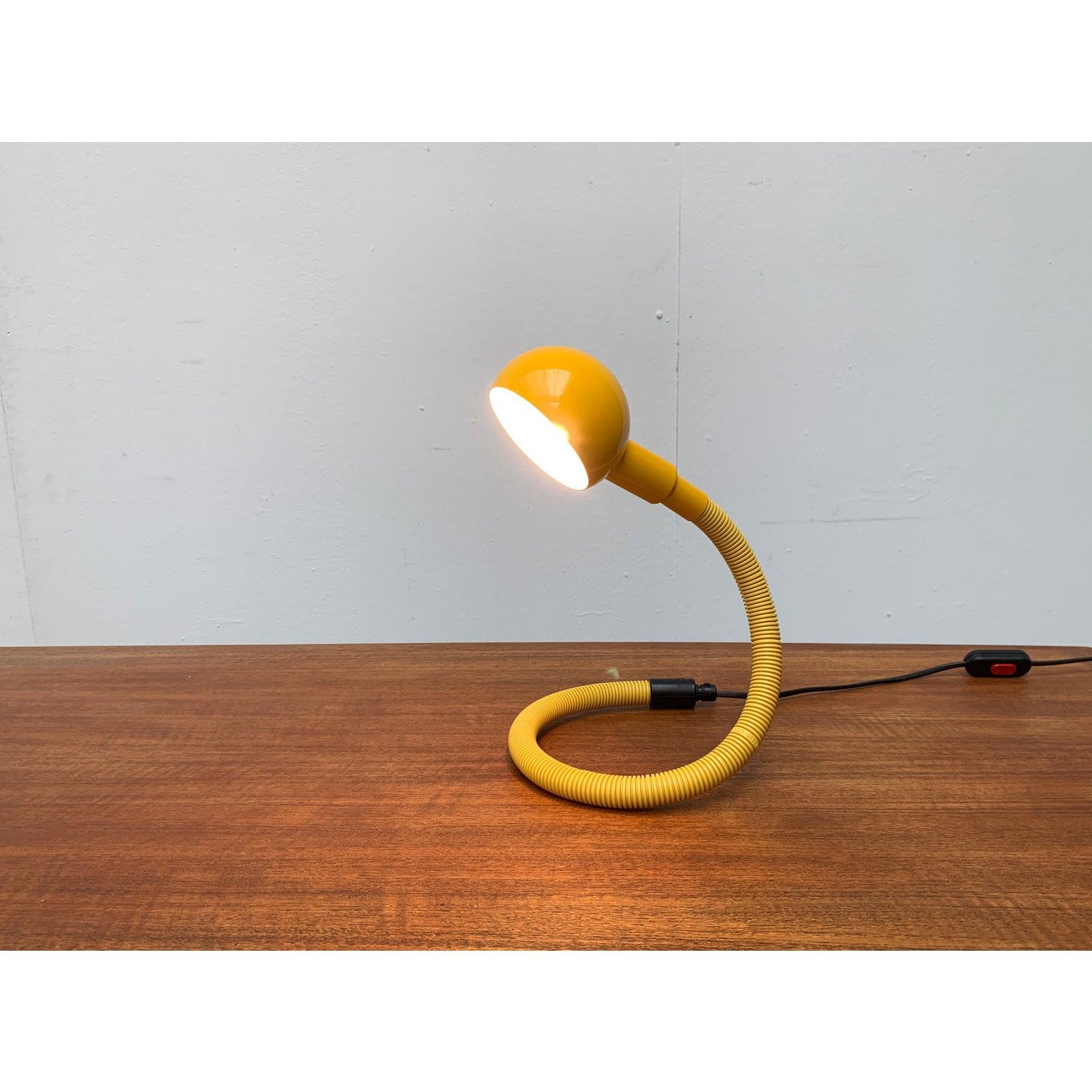 Vintage Space Age Hebi-Tischlampe von Isao Hosoe für Valenti Luce, Space Age (Italienisch) im Angebot