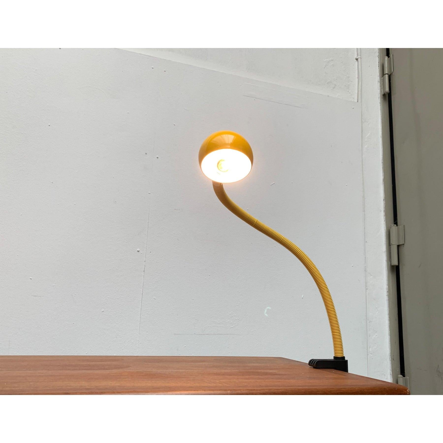 Vintage Space Age Hebi-Tischlampe von Isao Hosoe für Valenti Luce, Space Age (Metall) im Angebot
