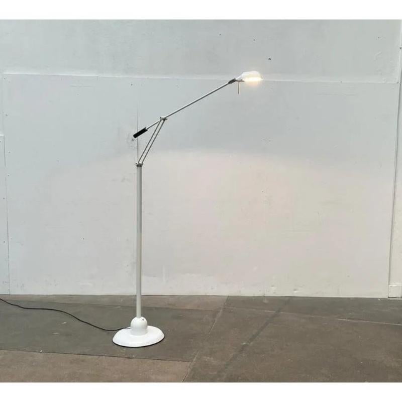 Postmoderne Lampadaire postmoderne italien de l'ère spatiale, 1970 en vente