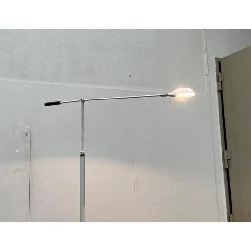 Lampadaire postmoderne italien de l'ère spatiale, 1970 en vente 3