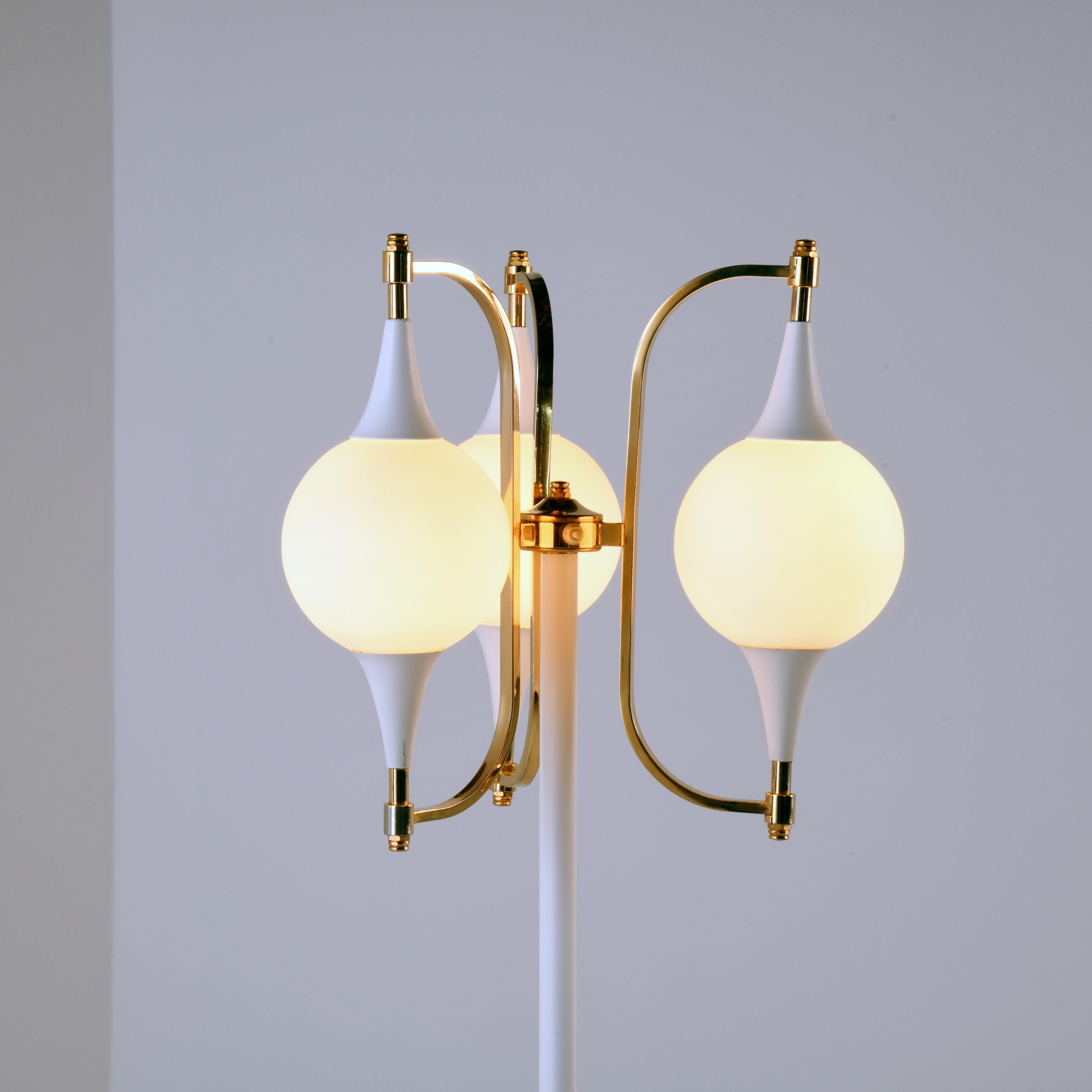Vintage space age lamp floor, white iron and glass with brass parts, 3 lights For Sale 5