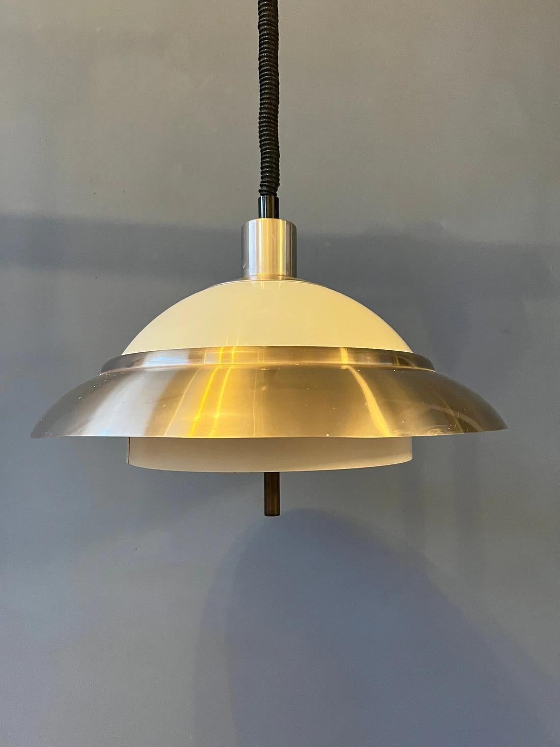 Ère spatiale Lampe à suspension vintage de l'ère spatiale du milieu du siècle dernier par Dijkstra  en vente
