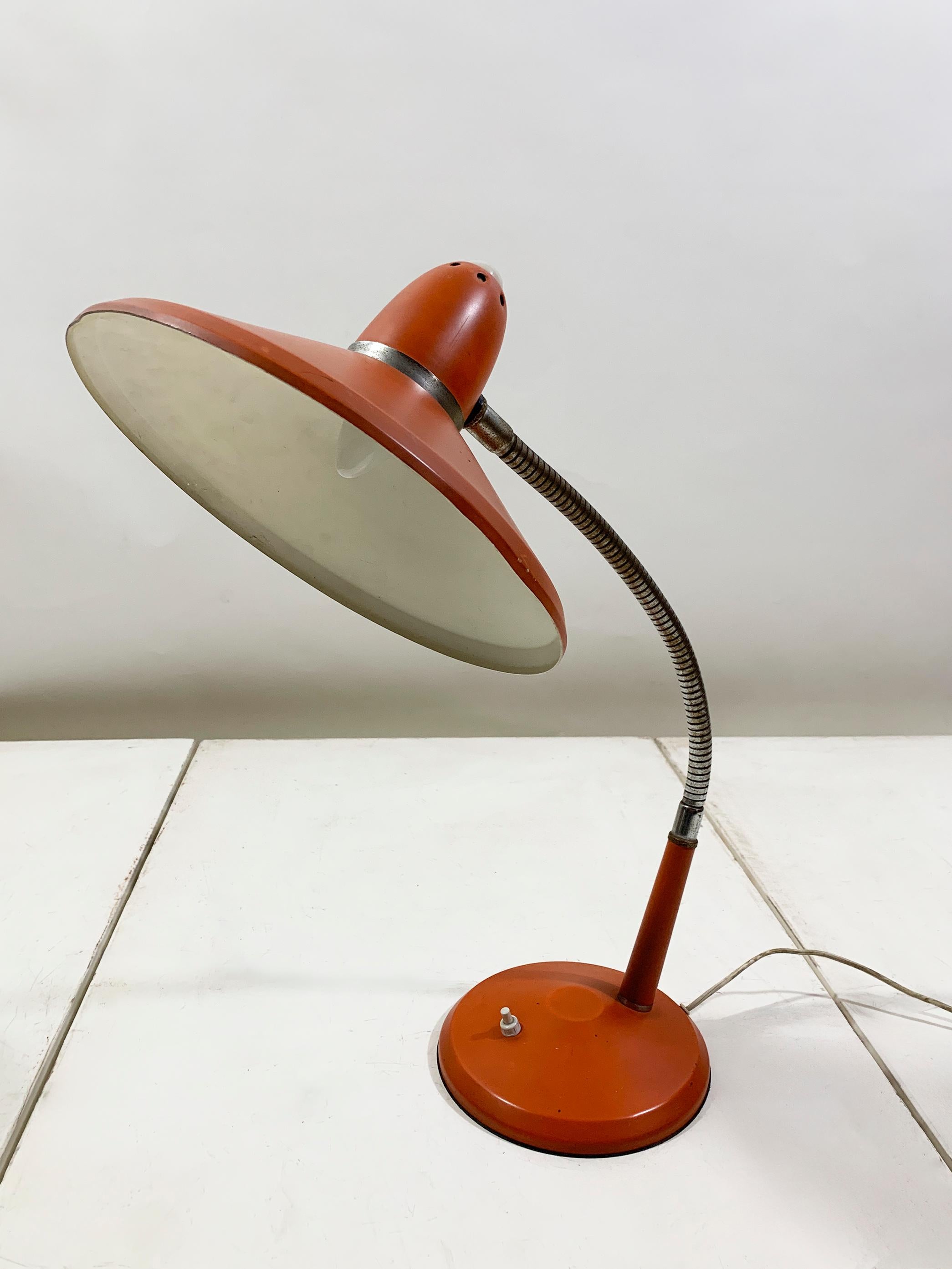 Vintage Space Age Orange Desk Lamp with Adjustable Gooseneck Arm, Circa 1960's In Good Condition For Sale In Beirut, LB