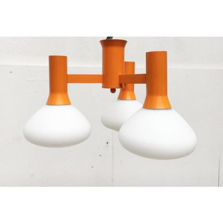 Lampe suspendue orange de l'ère spatiale, 1970 en vente 6