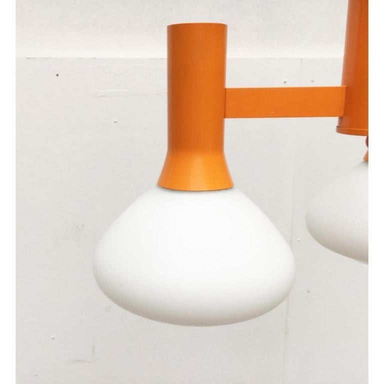 Lampe suspendue orange de l'ère spatiale, 1970 en vente 1