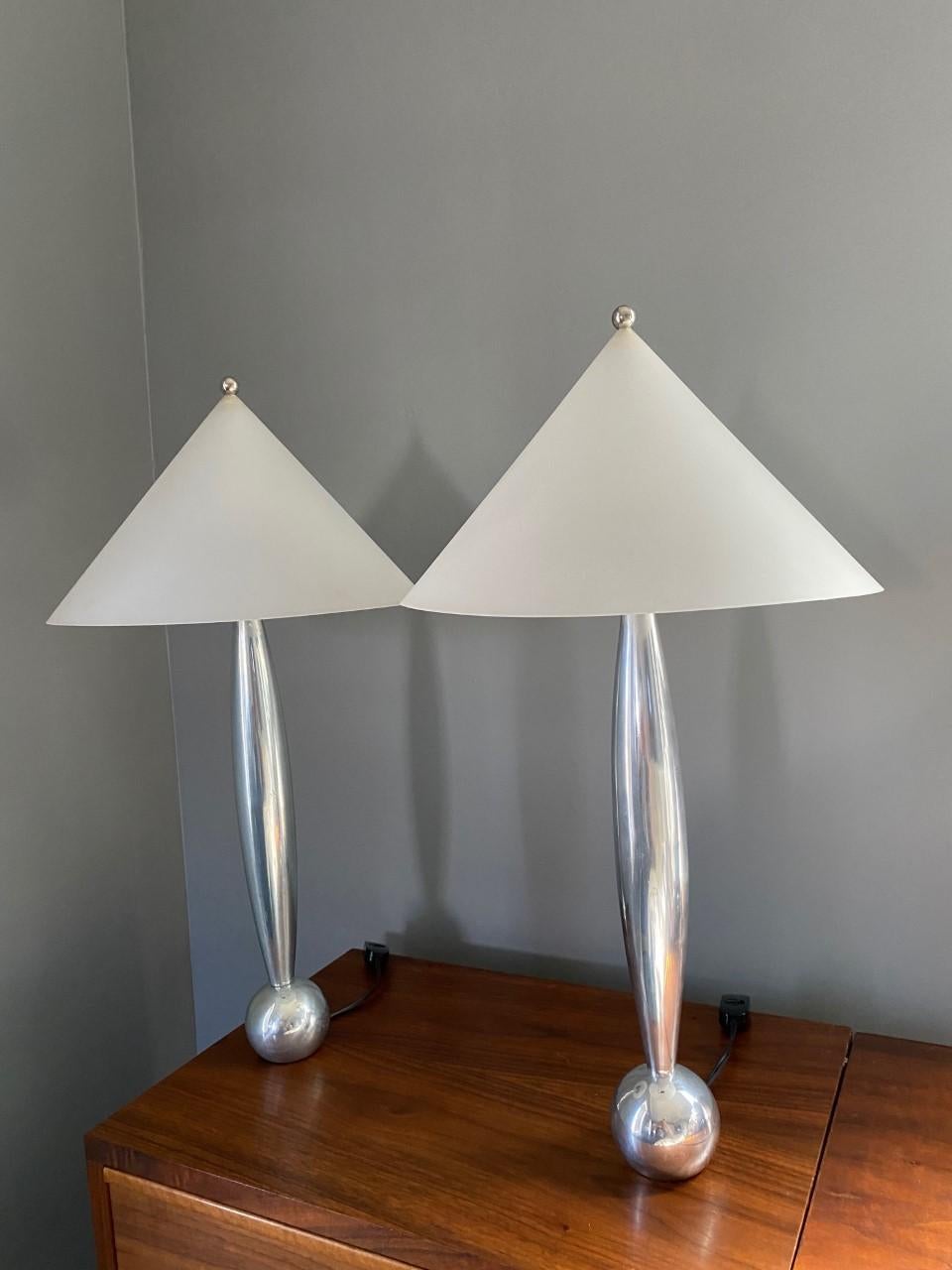 Alluminio Coppia di lampade da tavolo in alluminio A Space Age vintage, anni '70 in vendita