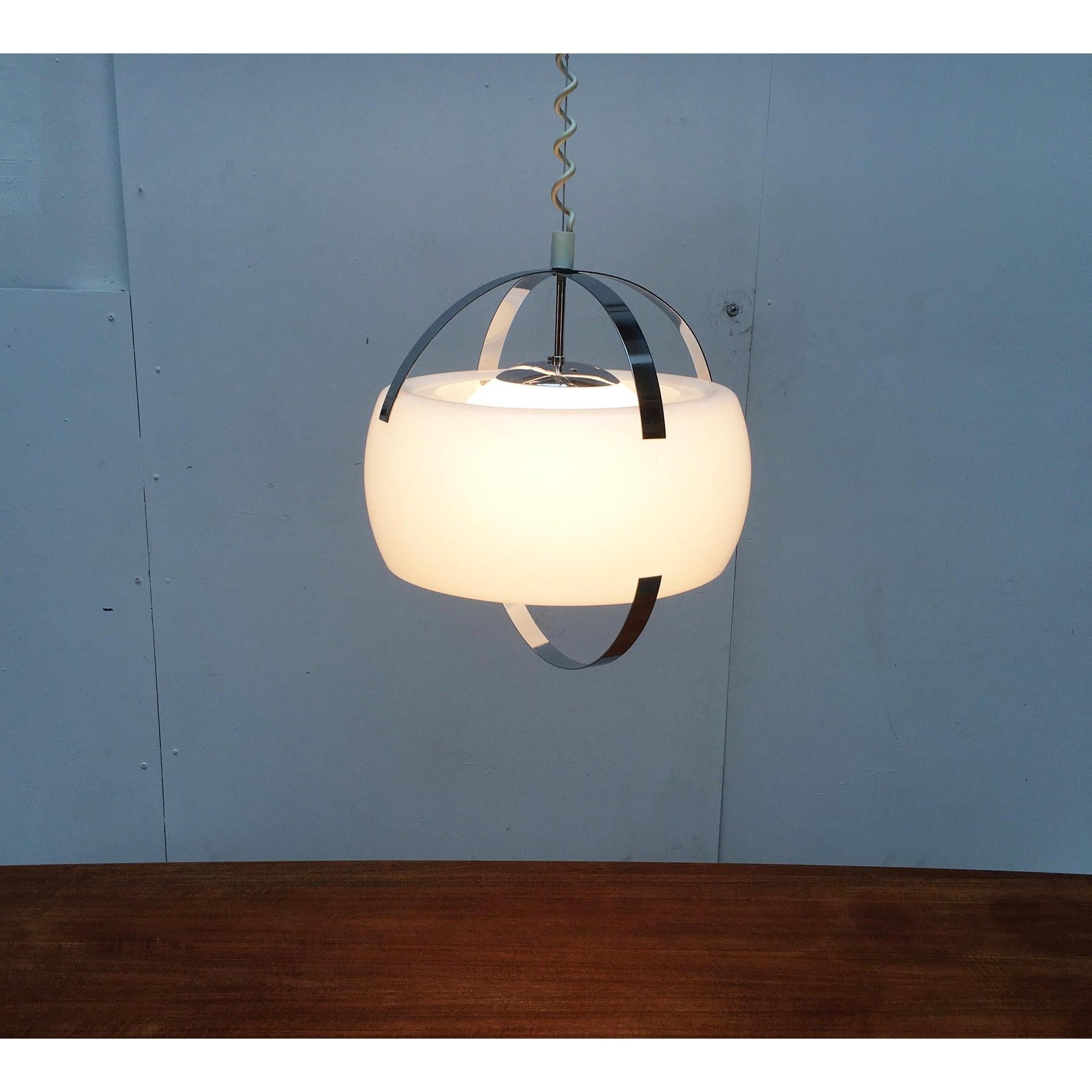 Lampe suspendue de l'ère spatiale, années 1970 en vente 4