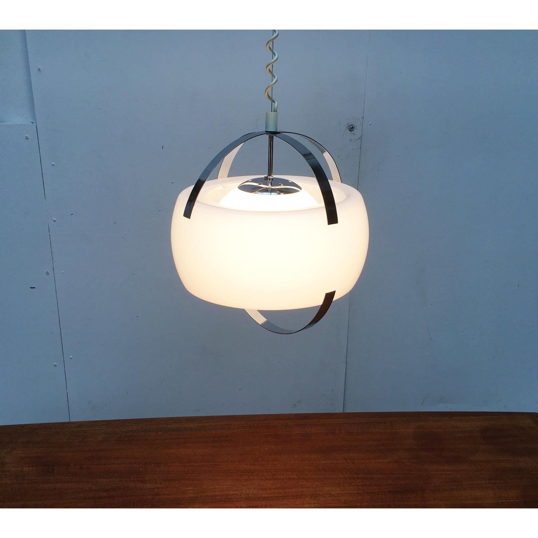 Lampe suspendue de l'ère spatiale, années 1970 en vente 5