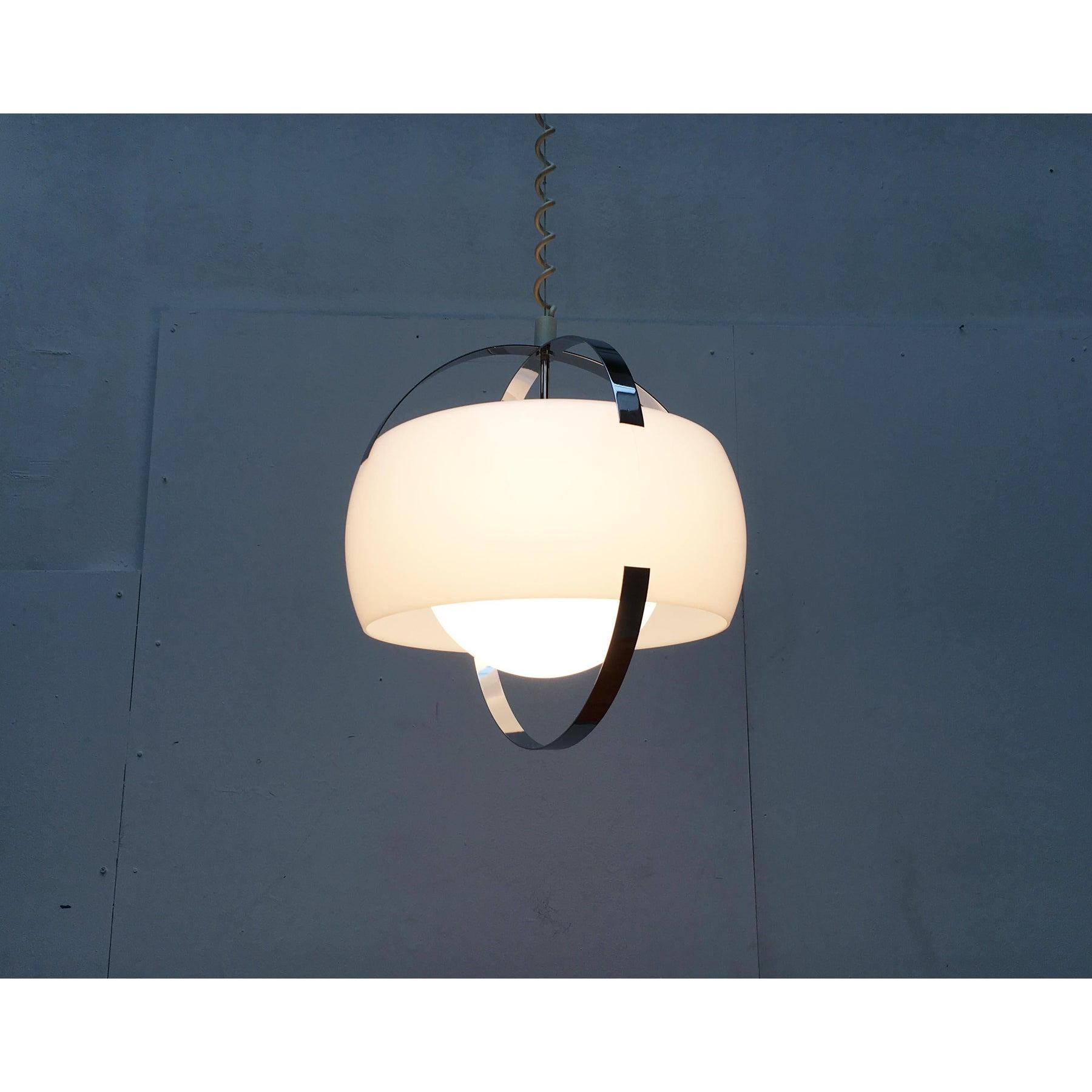 Lampe suspendue de l'ère spatiale, années 1970 Bon état - En vente à Hamburg, DE