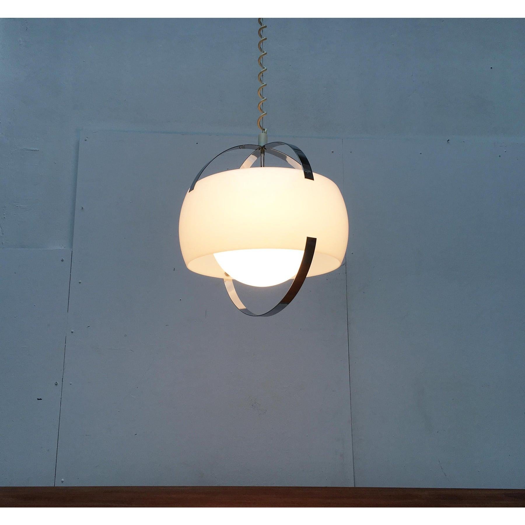 Lampe suspendue de l'ère spatiale, années 1970 en vente 2